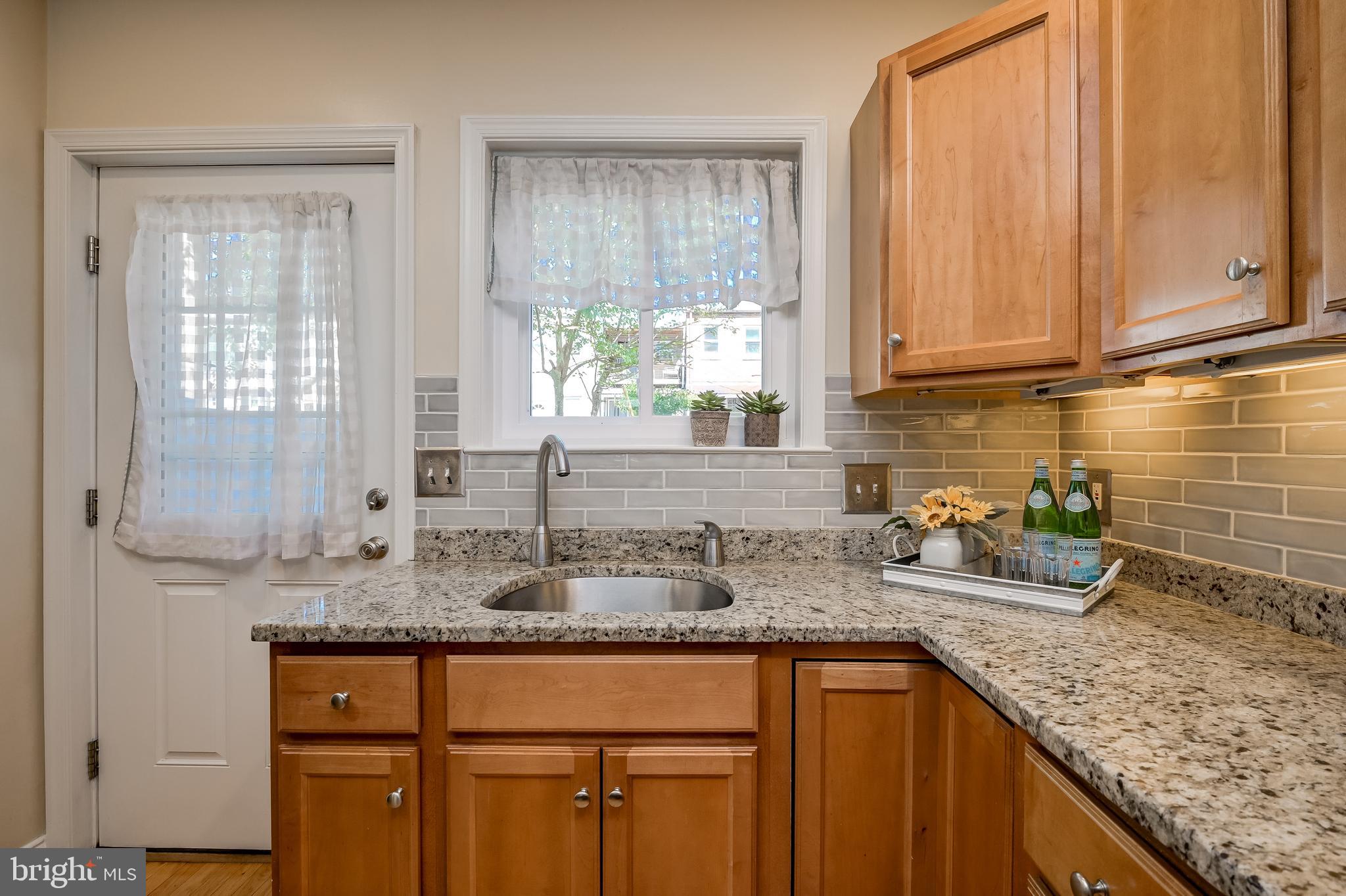 LOCUST POINT - Residential