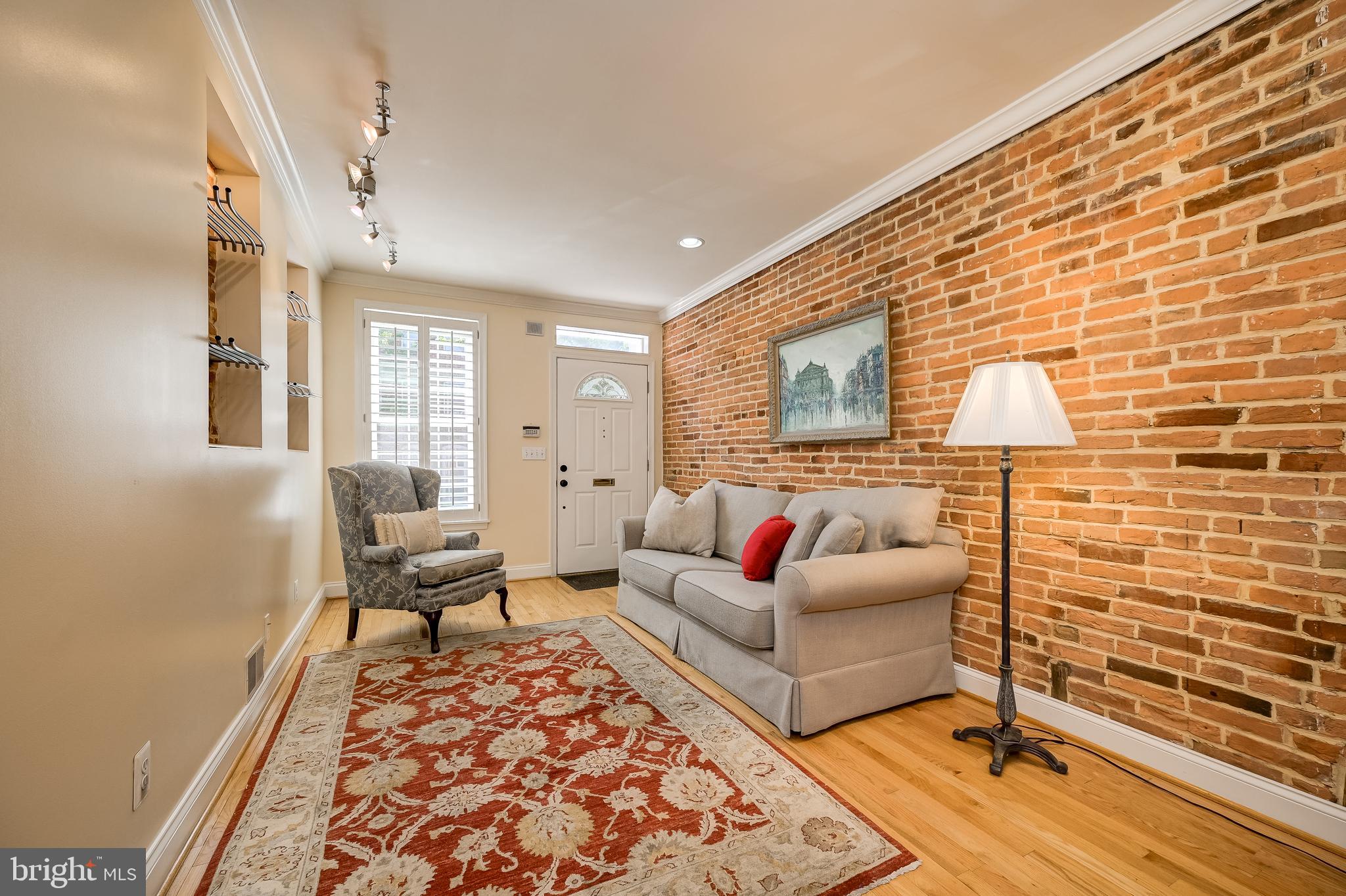 LOCUST POINT - Residential
