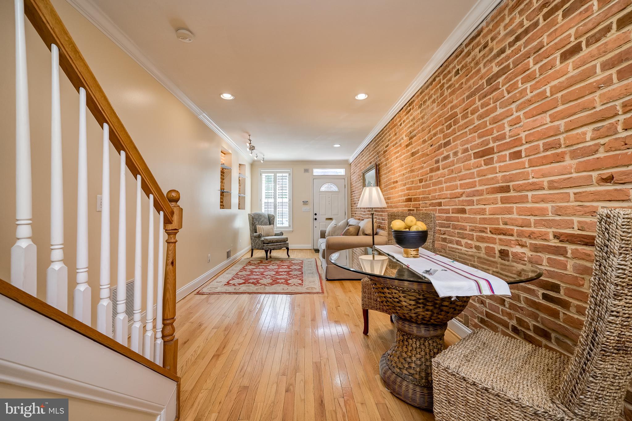LOCUST POINT - Residential