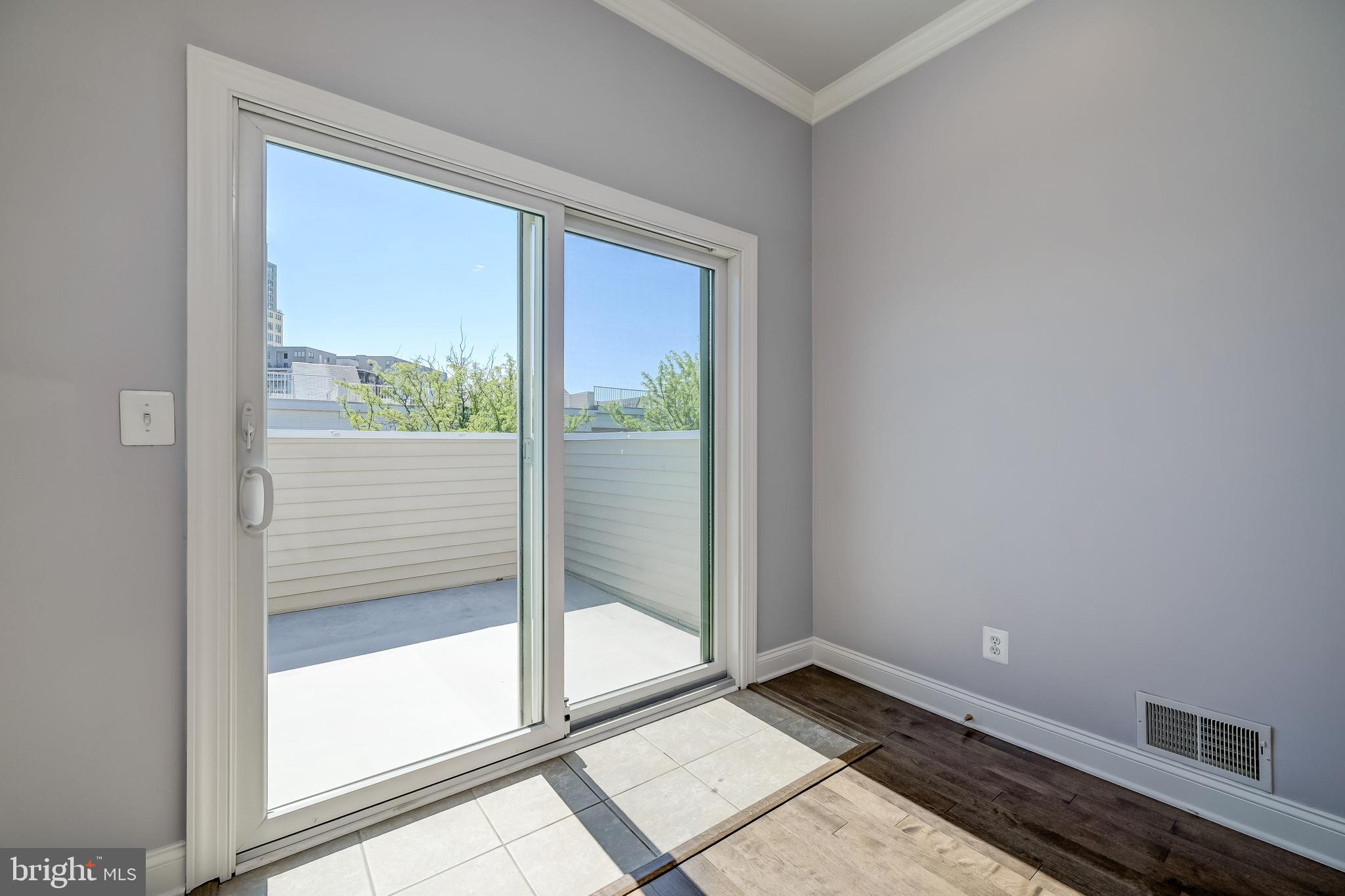 LOCUST POINT - Residential