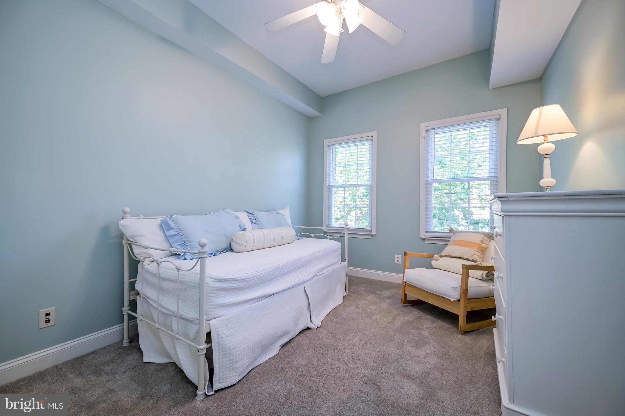 LOCUST POINT - Residential