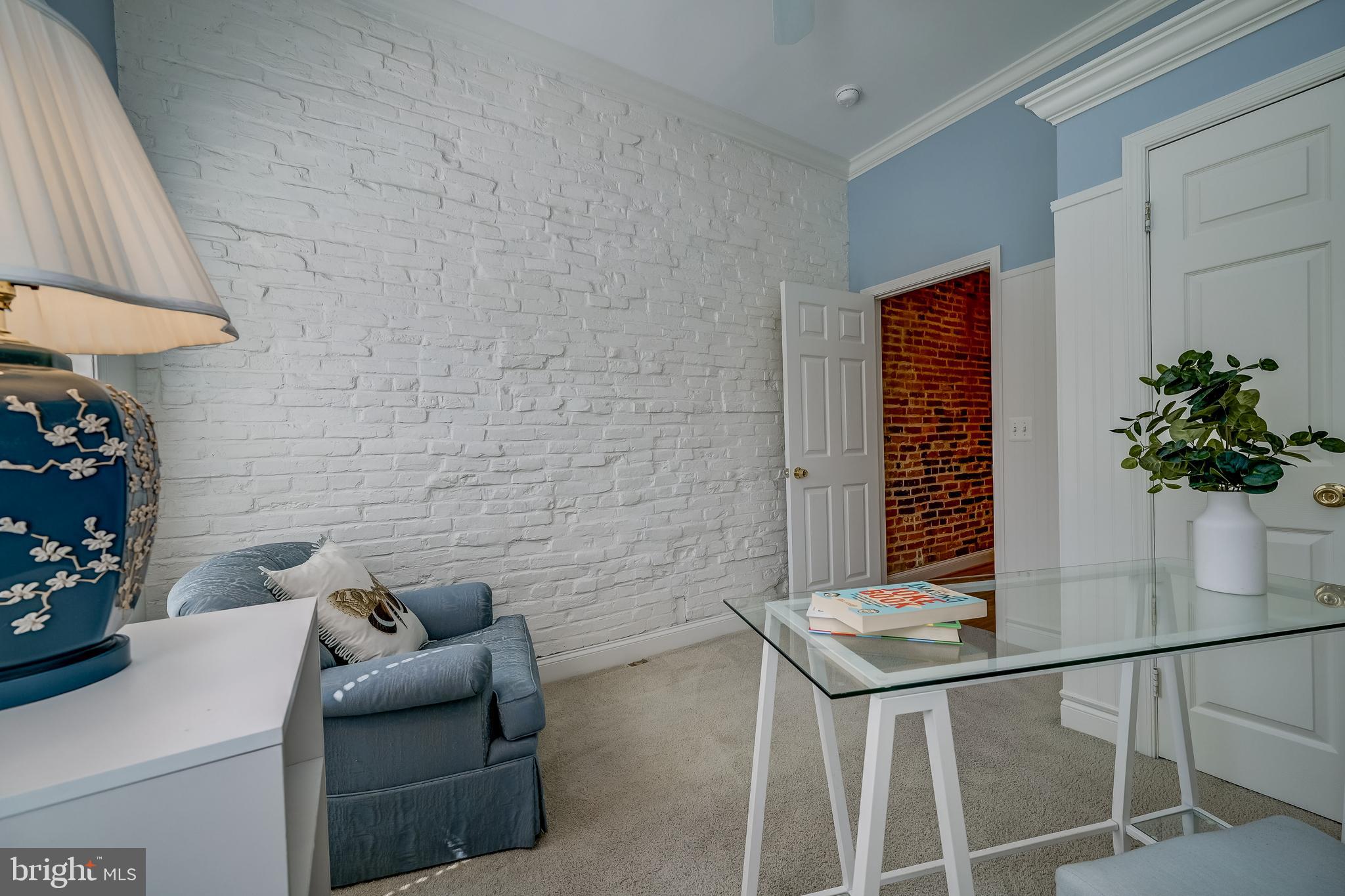 LOCUST POINT - Residential