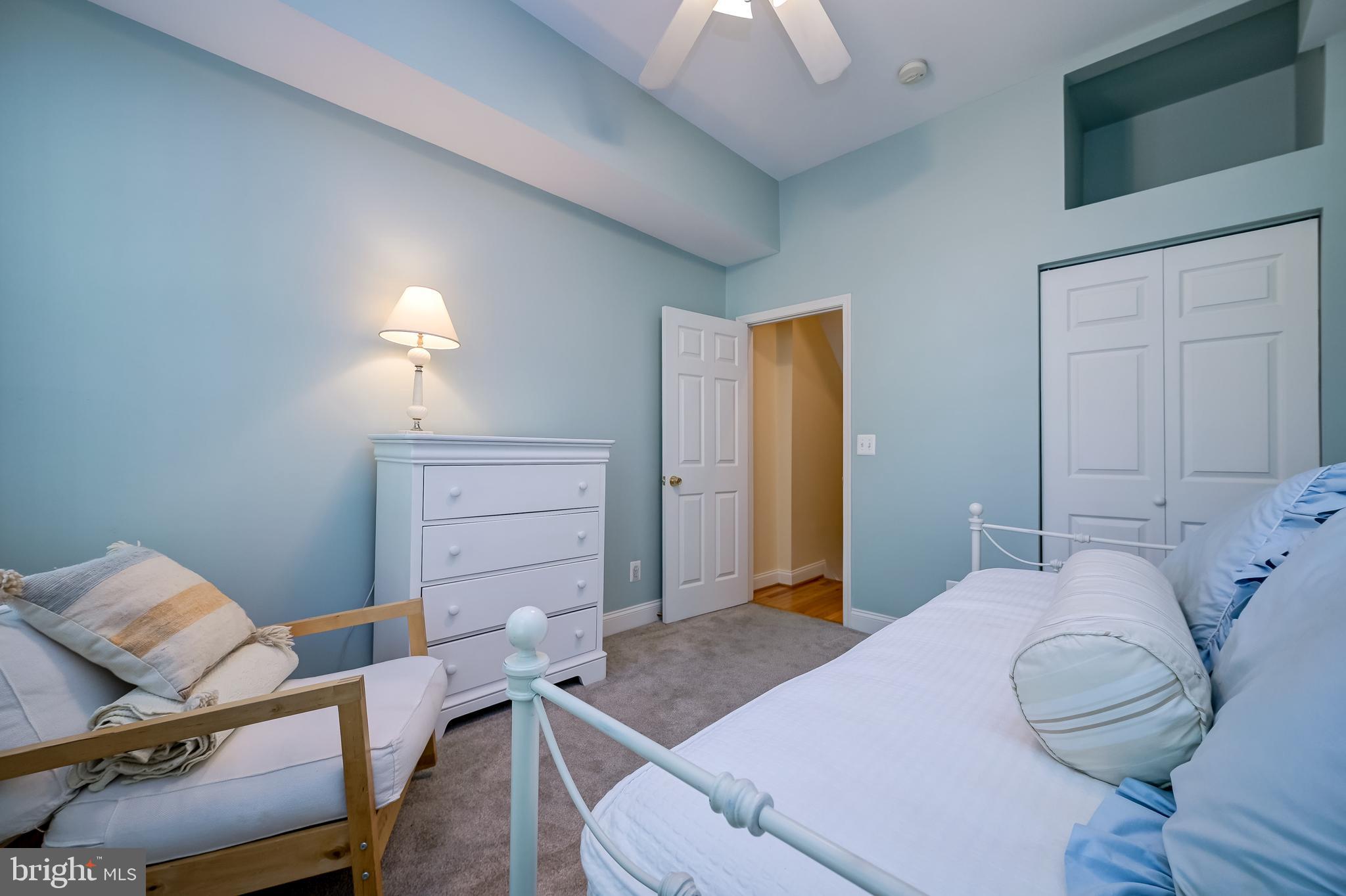 LOCUST POINT - Residential