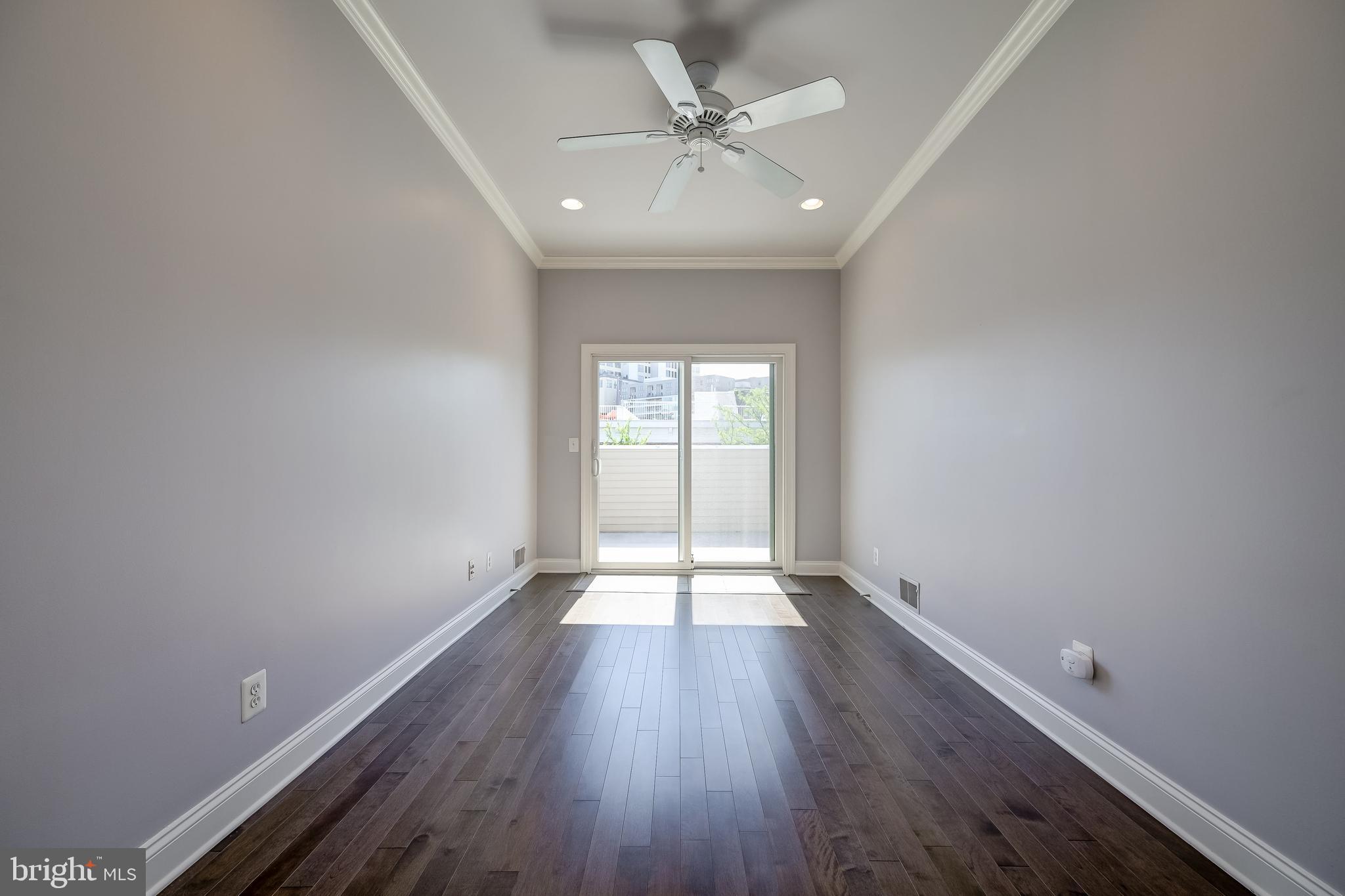 LOCUST POINT - Residential
