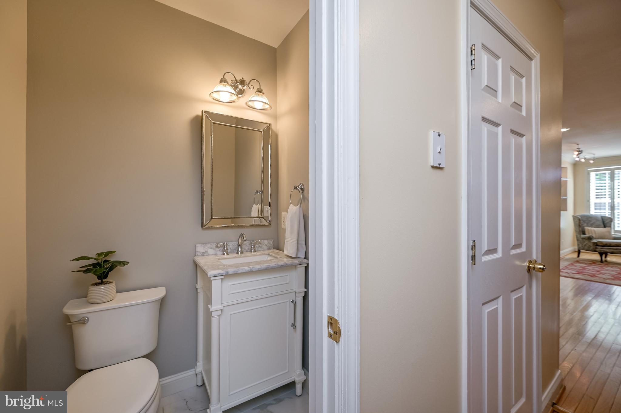LOCUST POINT - Residential