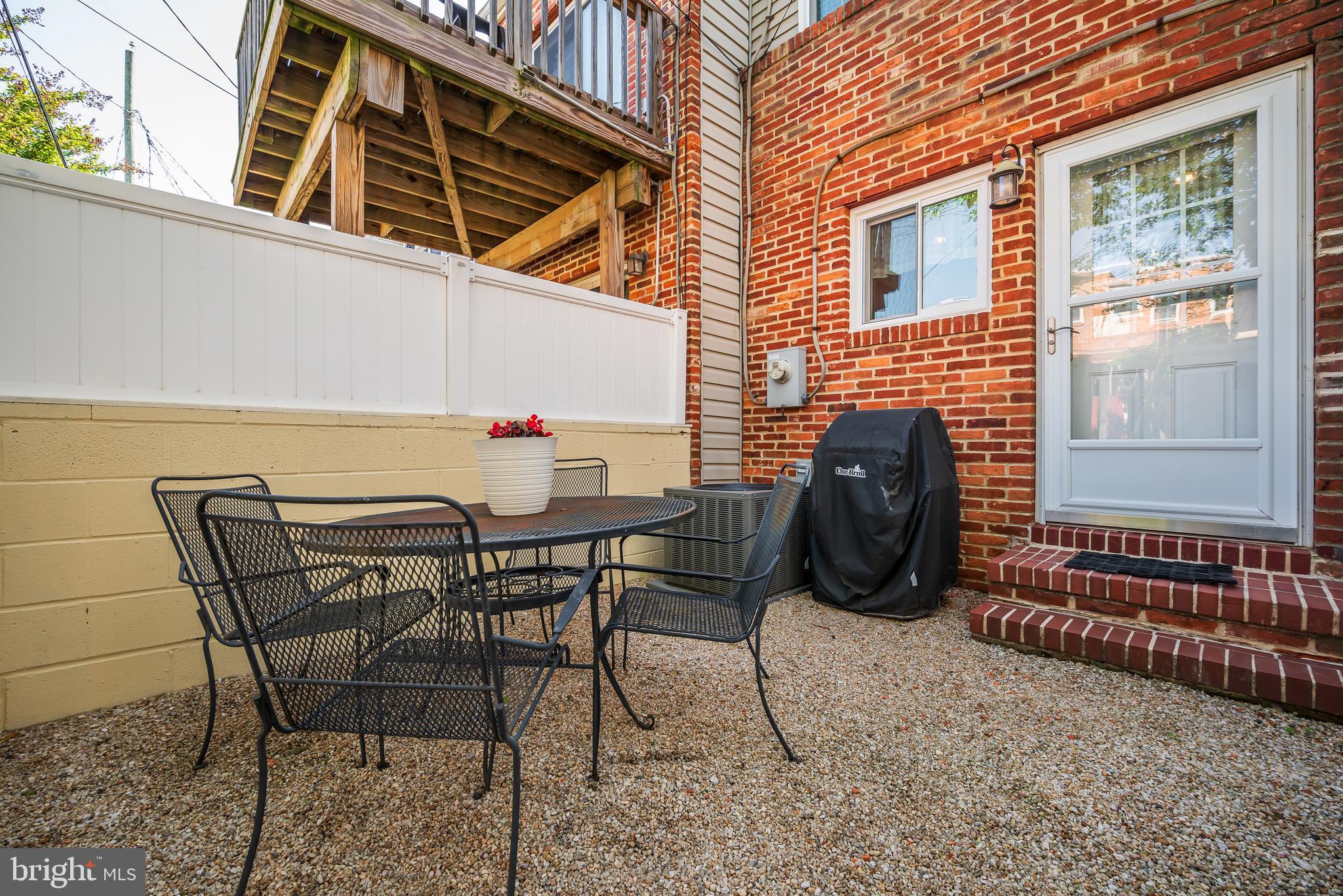 LOCUST POINT - Residential