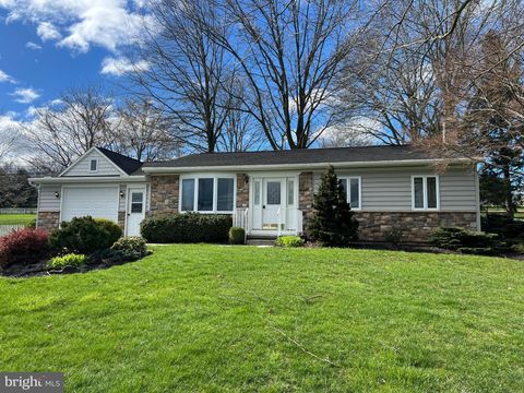 Photo of 2356 Turnpike Road, Elizabethtown, PA 17022 (MLS # PALA2049246)