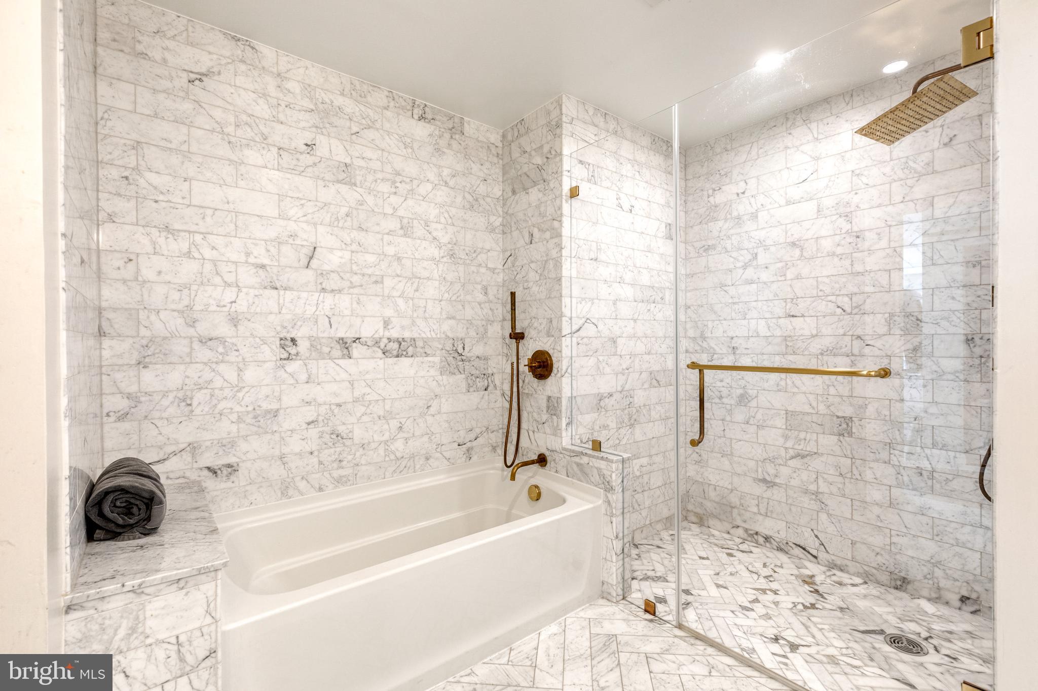 HARBOR EAST - Residential