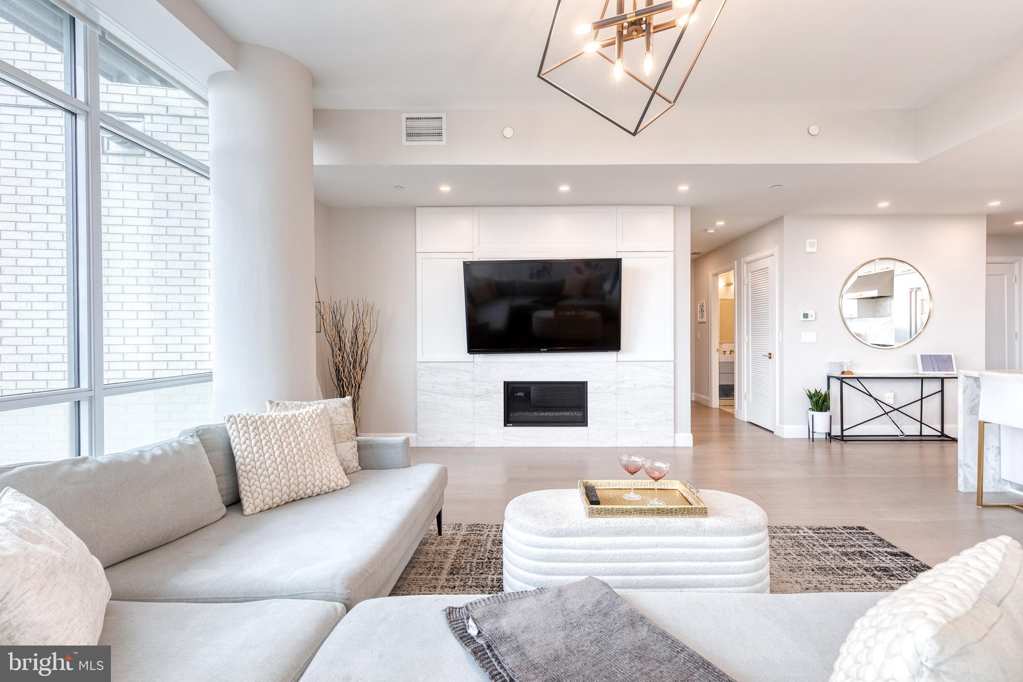 HARBOR EAST - Residential