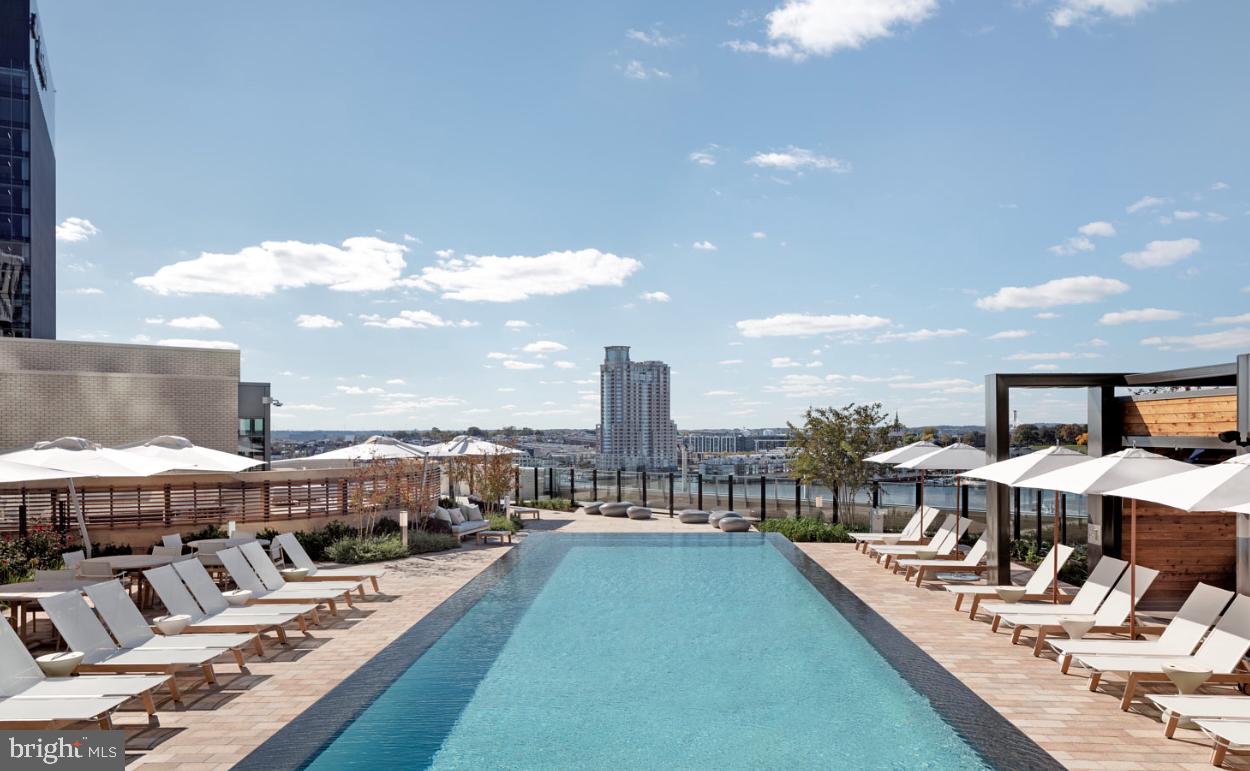 HARBOR EAST - Residential