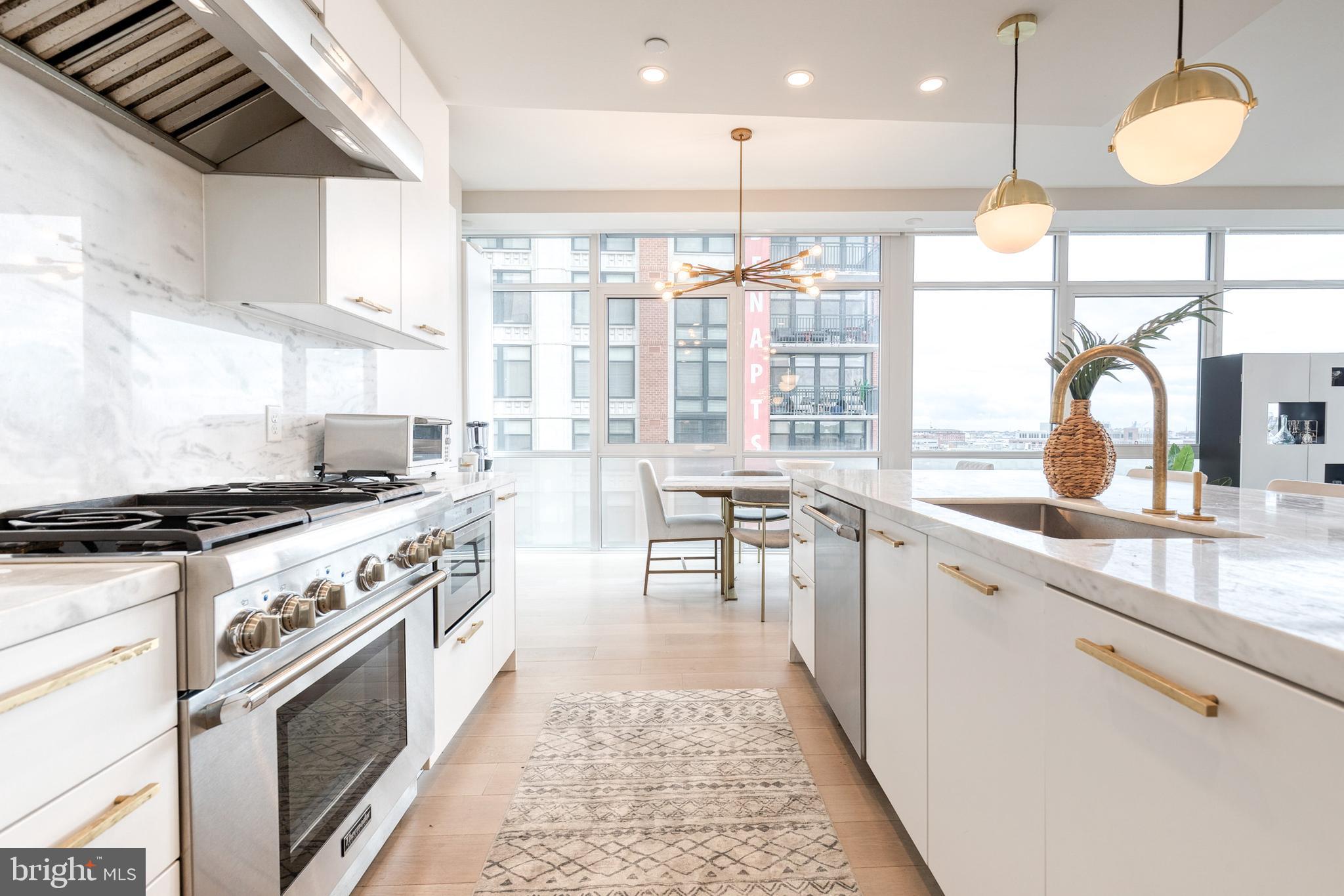 HARBOR EAST - Residential