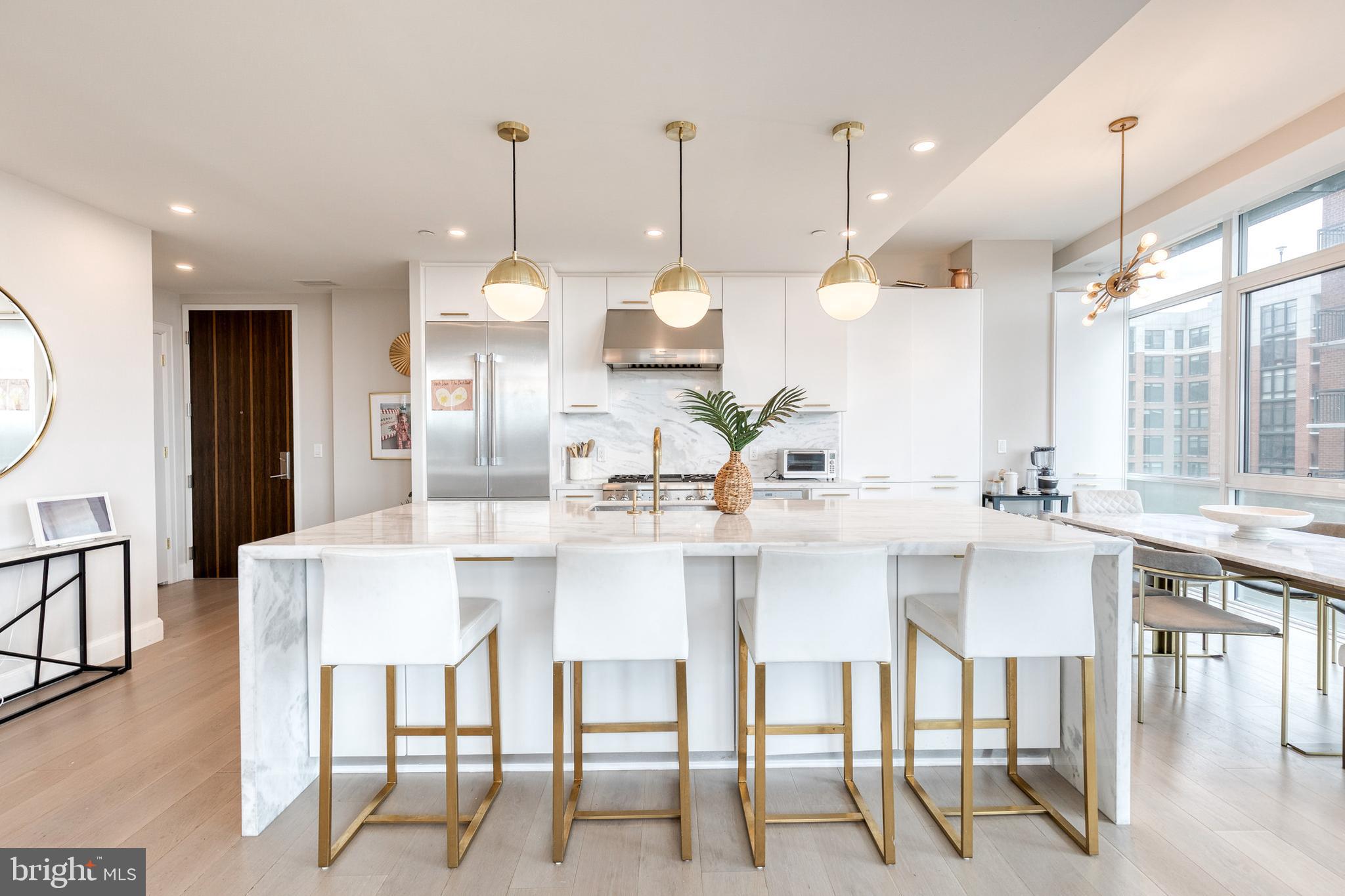 HARBOR EAST - Residential