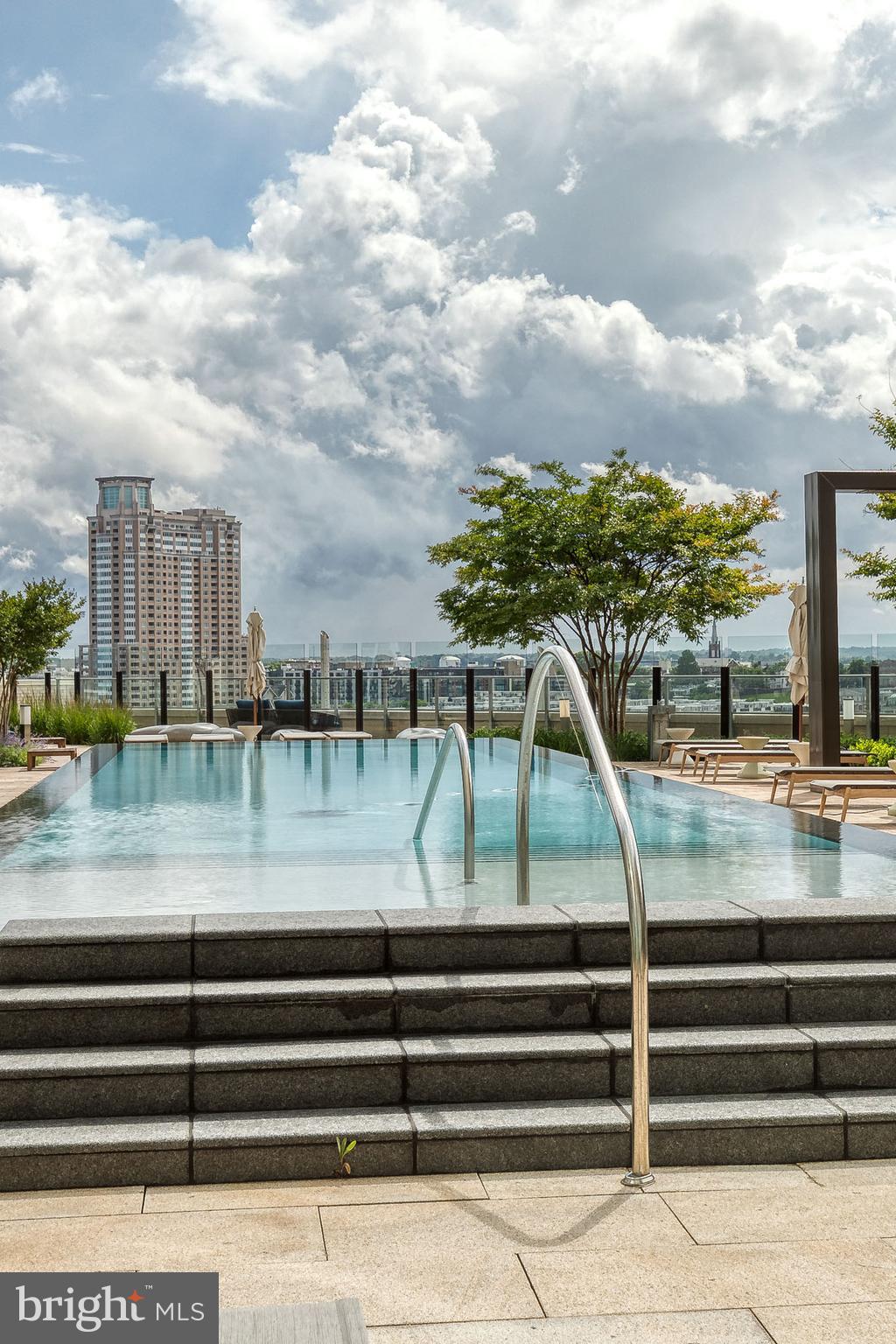 HARBOR EAST - Residential