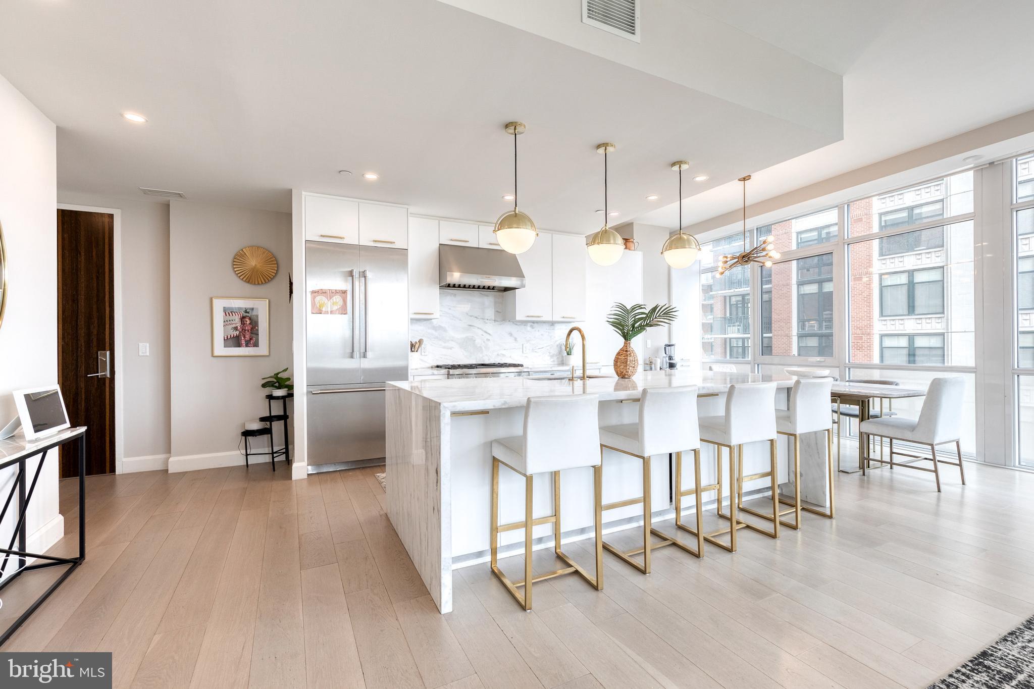 HARBOR EAST - Residential