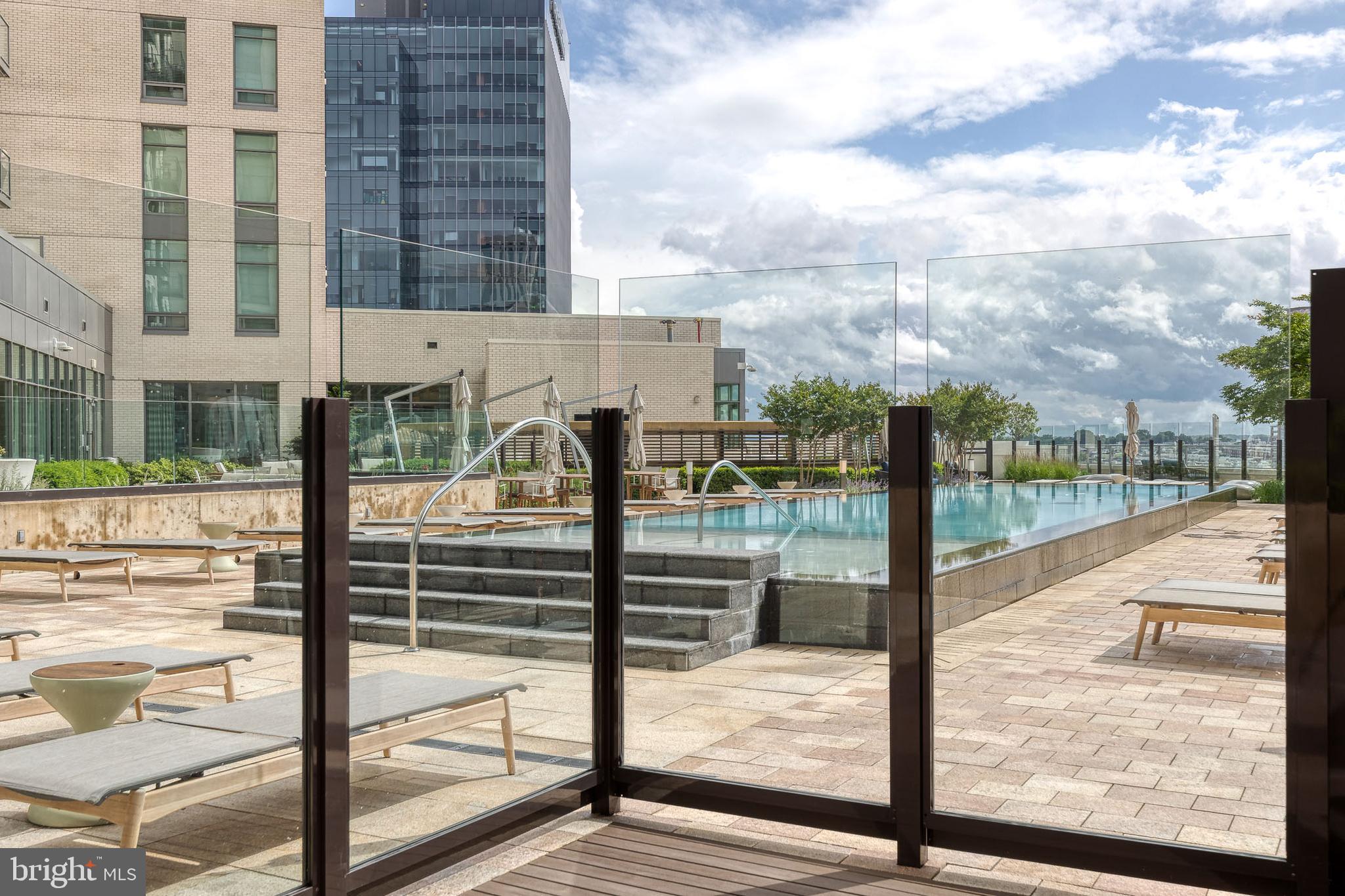 HARBOR EAST - Residential