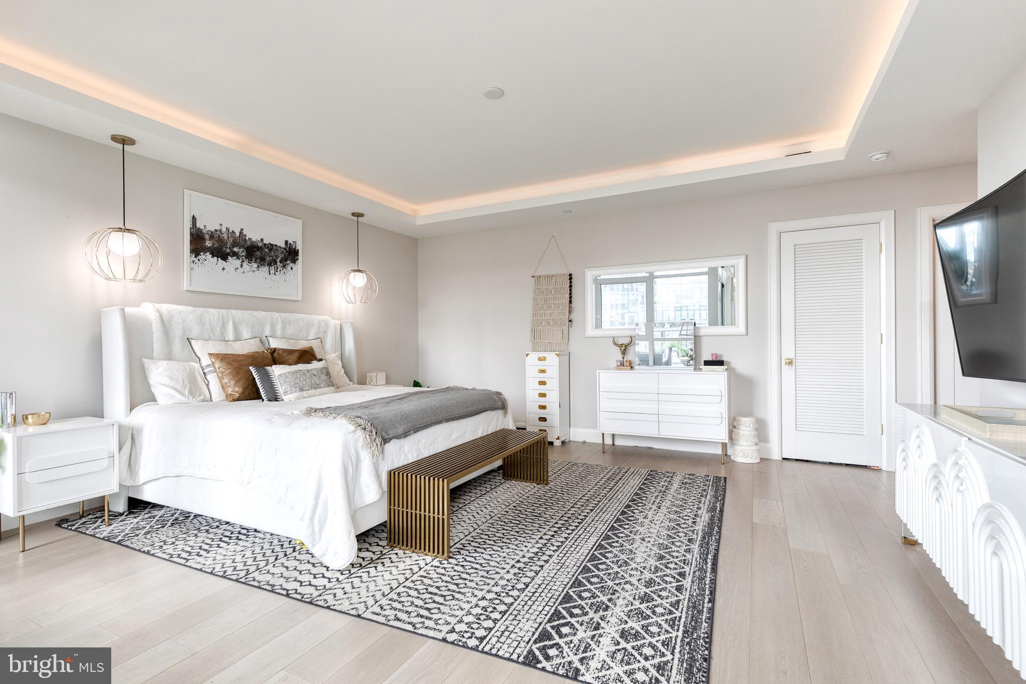 HARBOR EAST - Residential