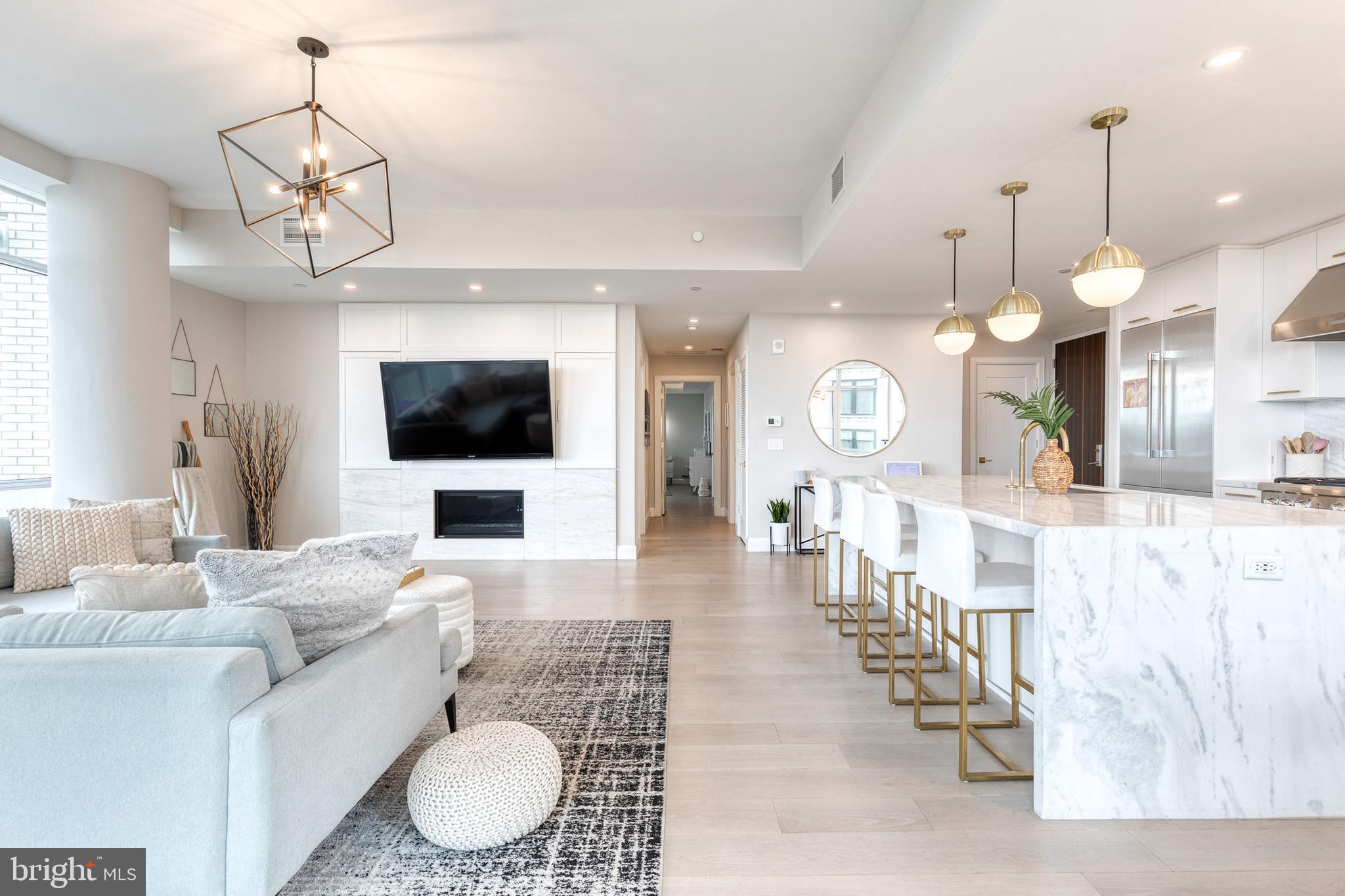 HARBOR EAST - Residential