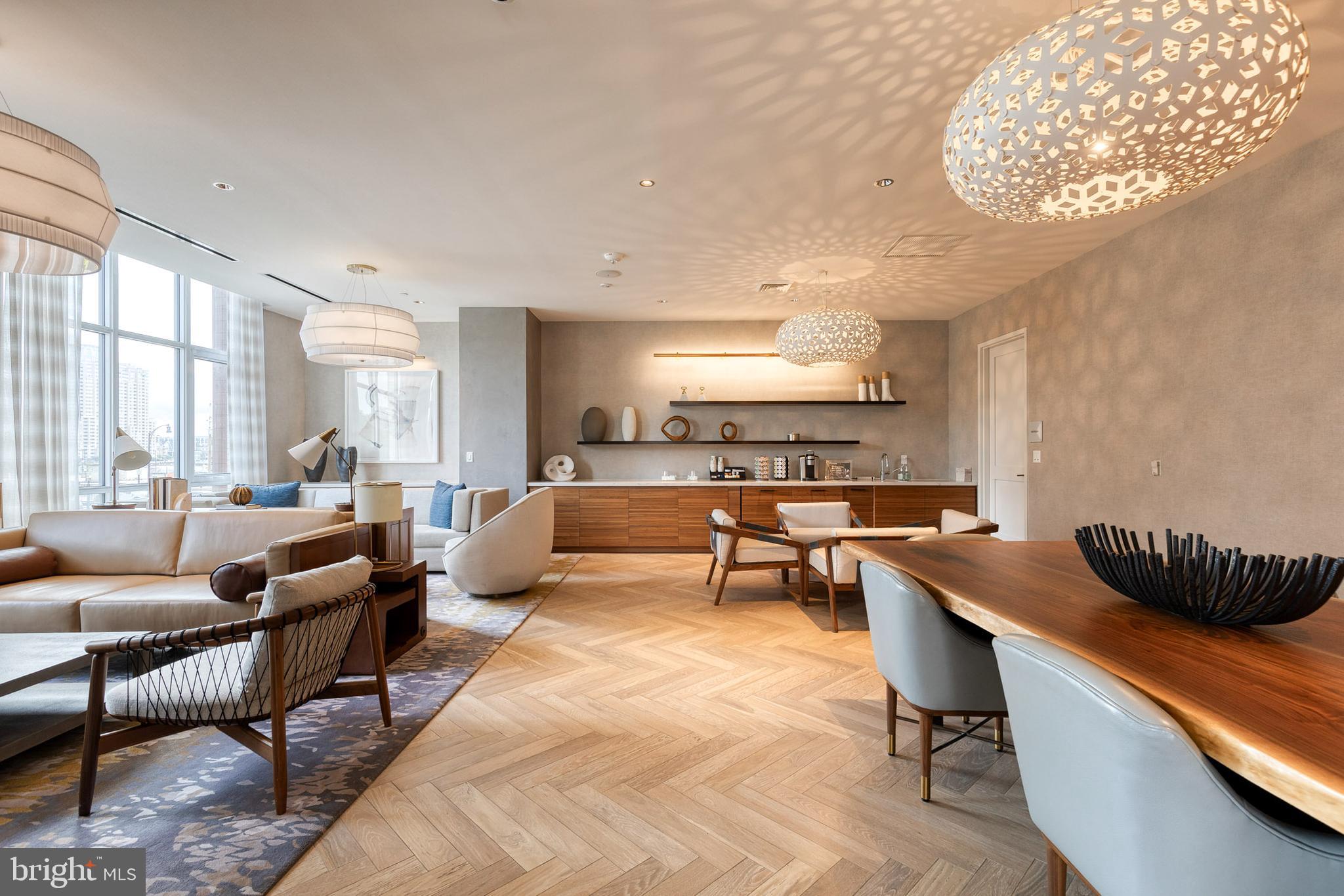 HARBOR EAST - Residential