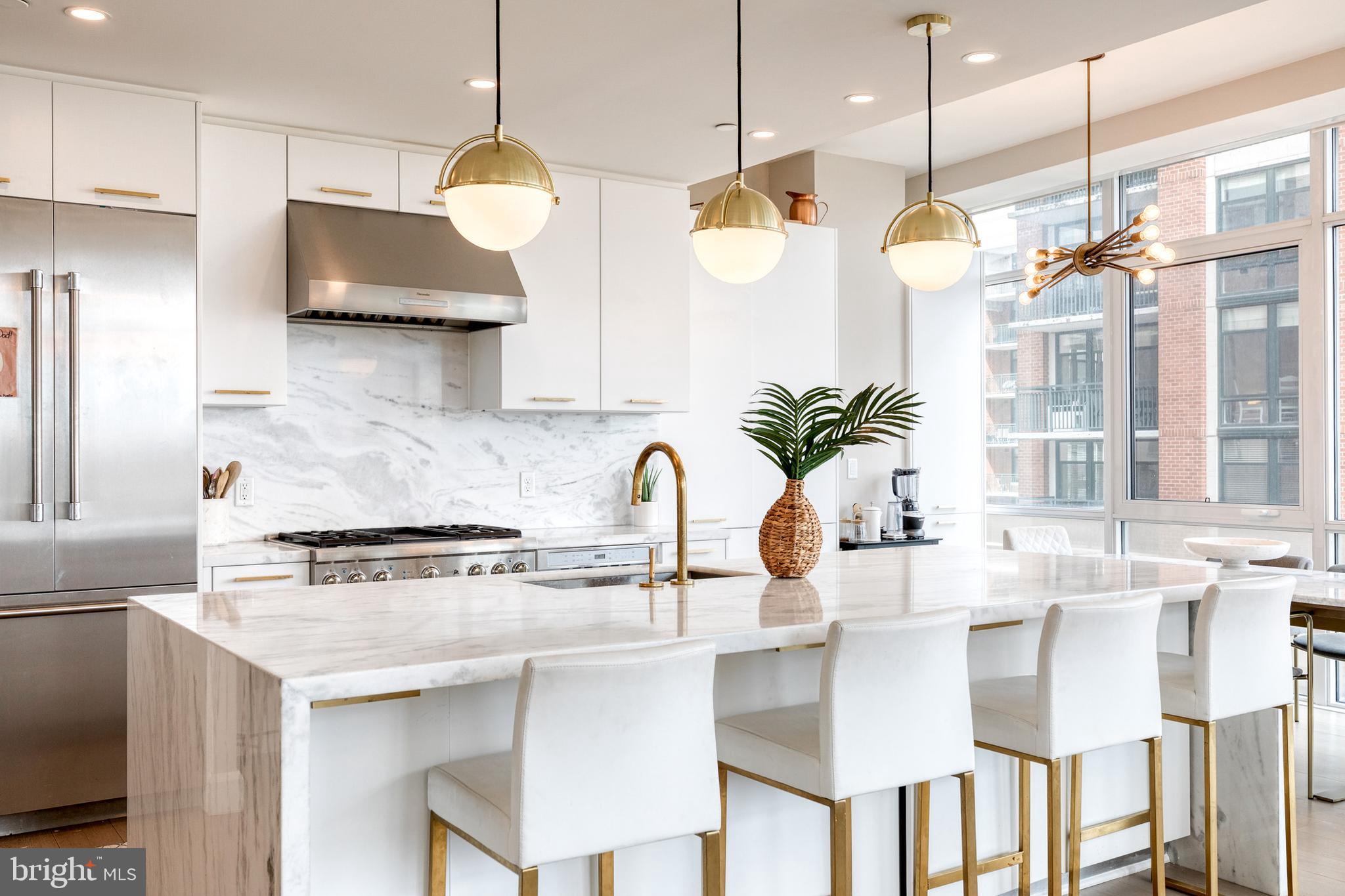 HARBOR EAST - Residential