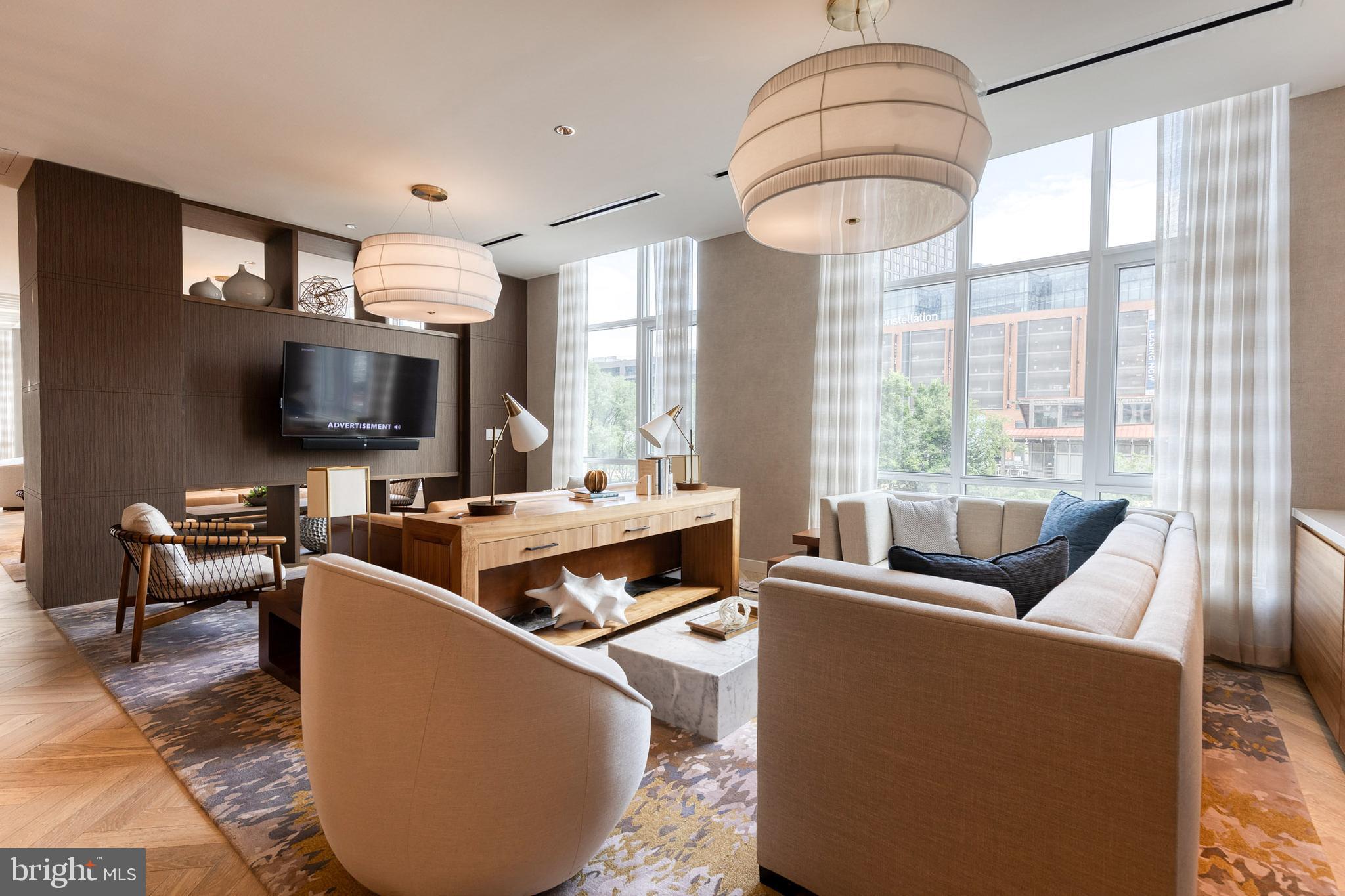 HARBOR EAST - Residential