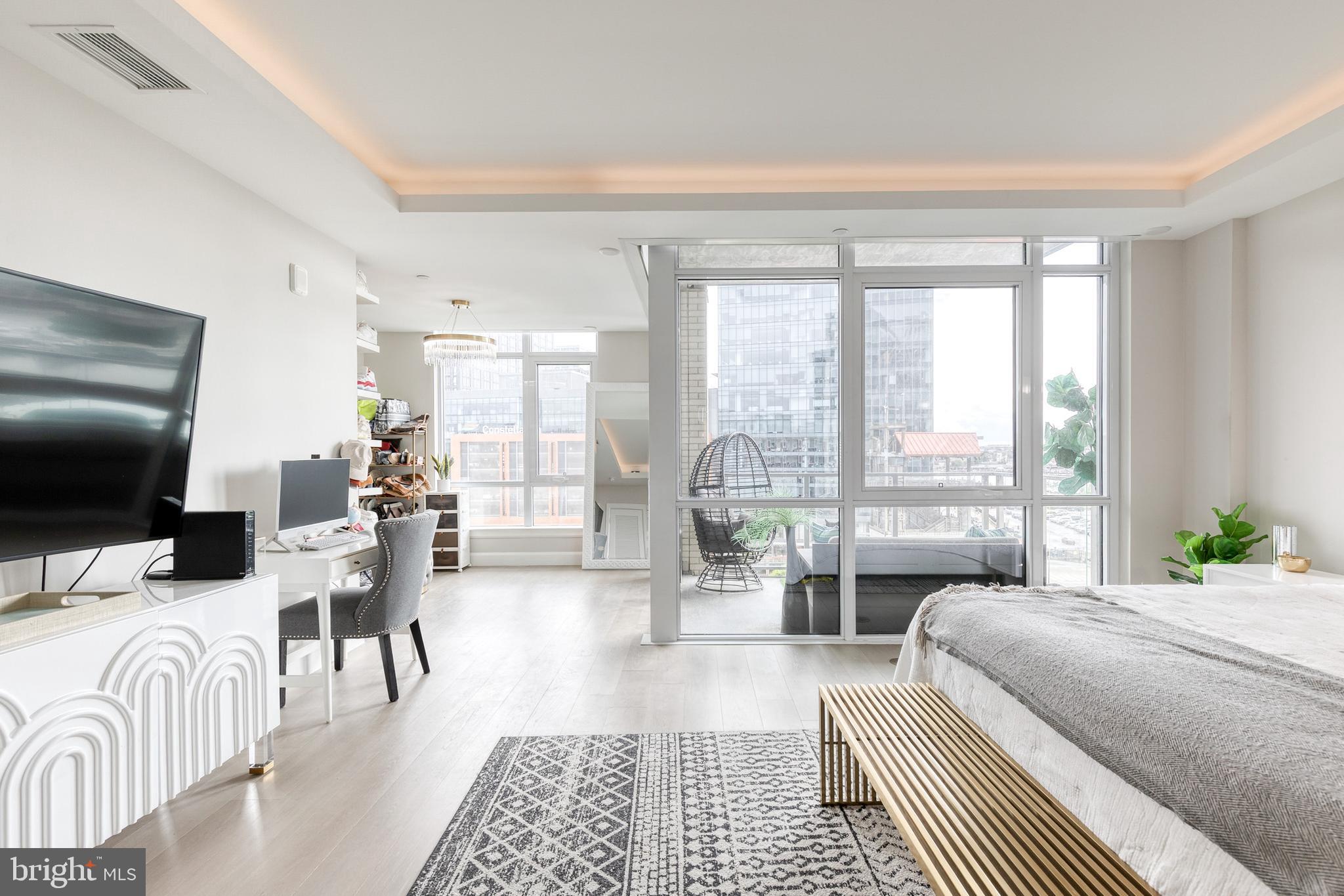 HARBOR EAST - Residential