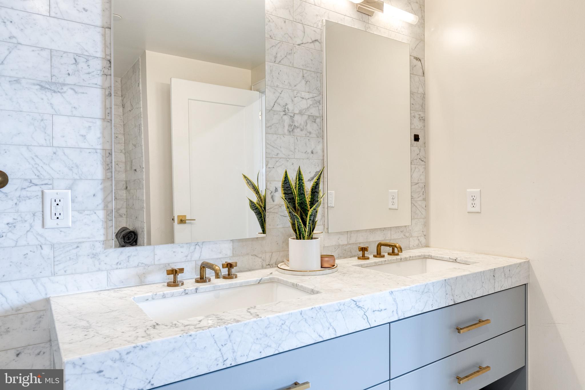 HARBOR EAST - Residential