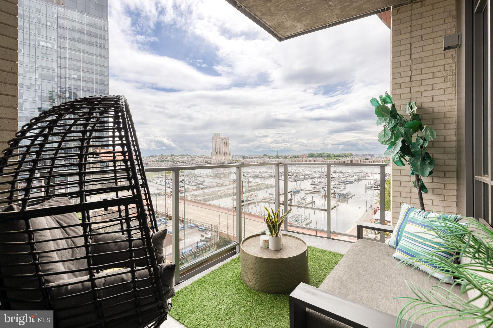 HARBOR EAST - Residential