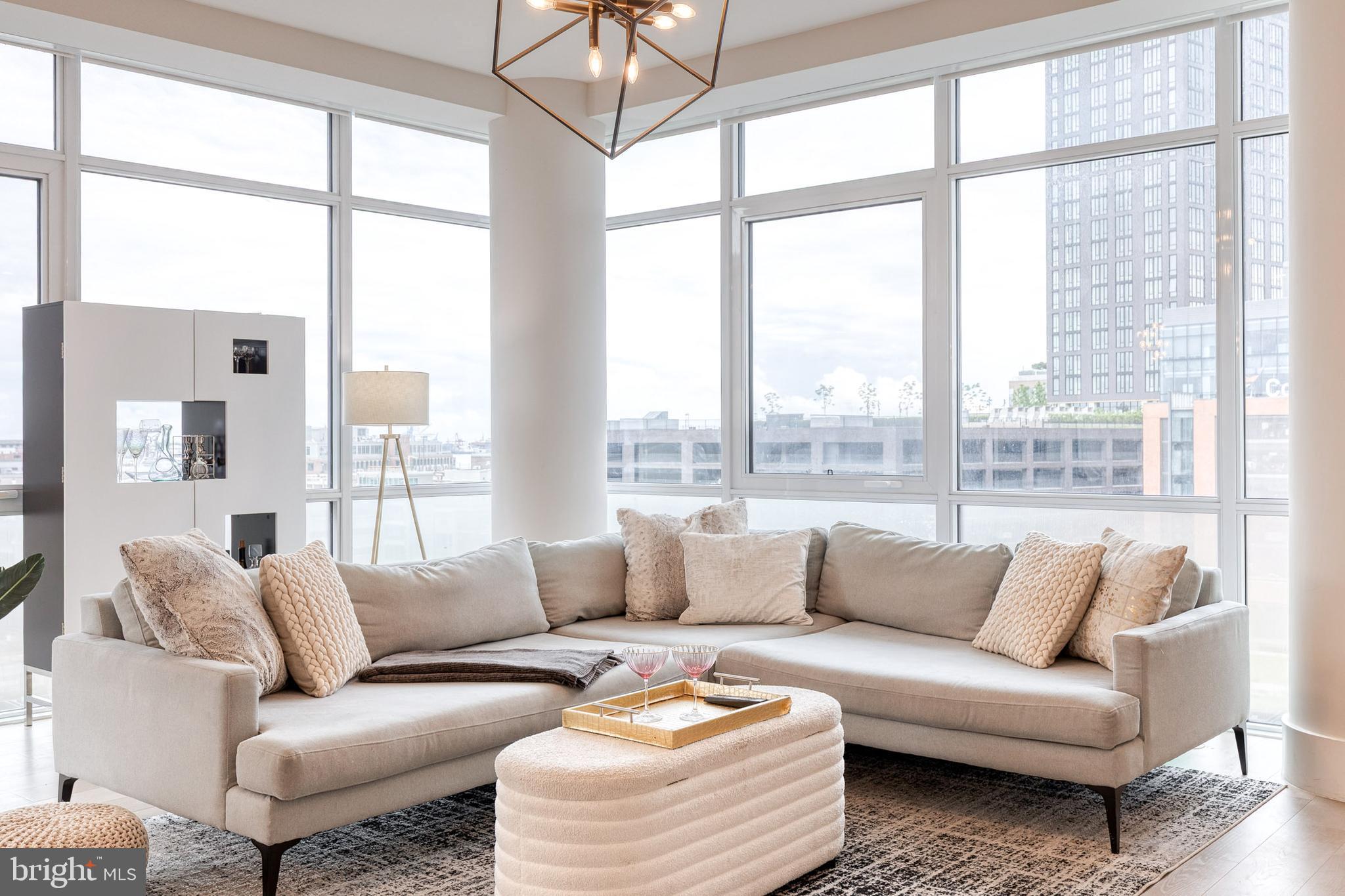 HARBOR EAST - Residential