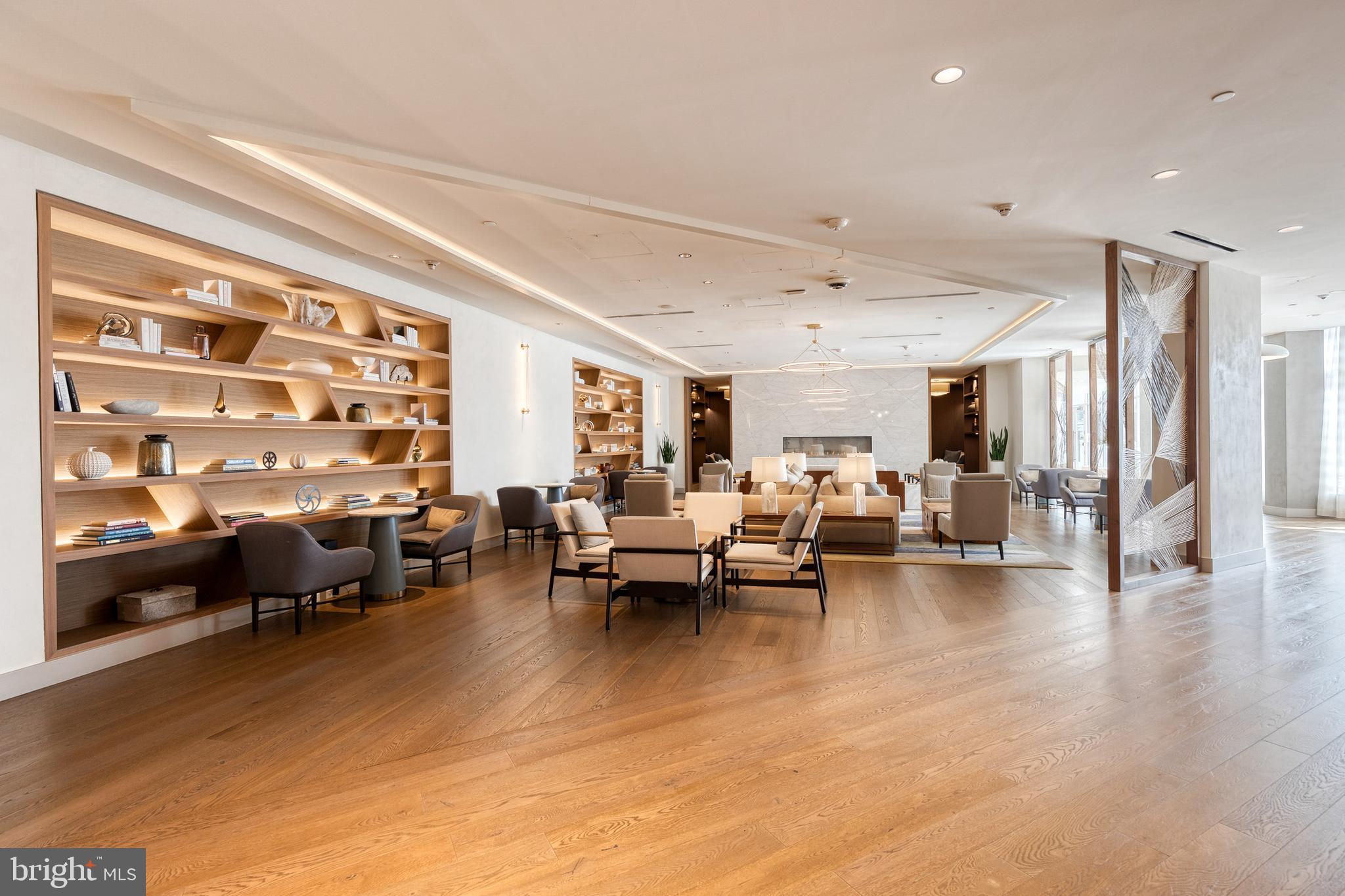 HARBOR EAST - Residential