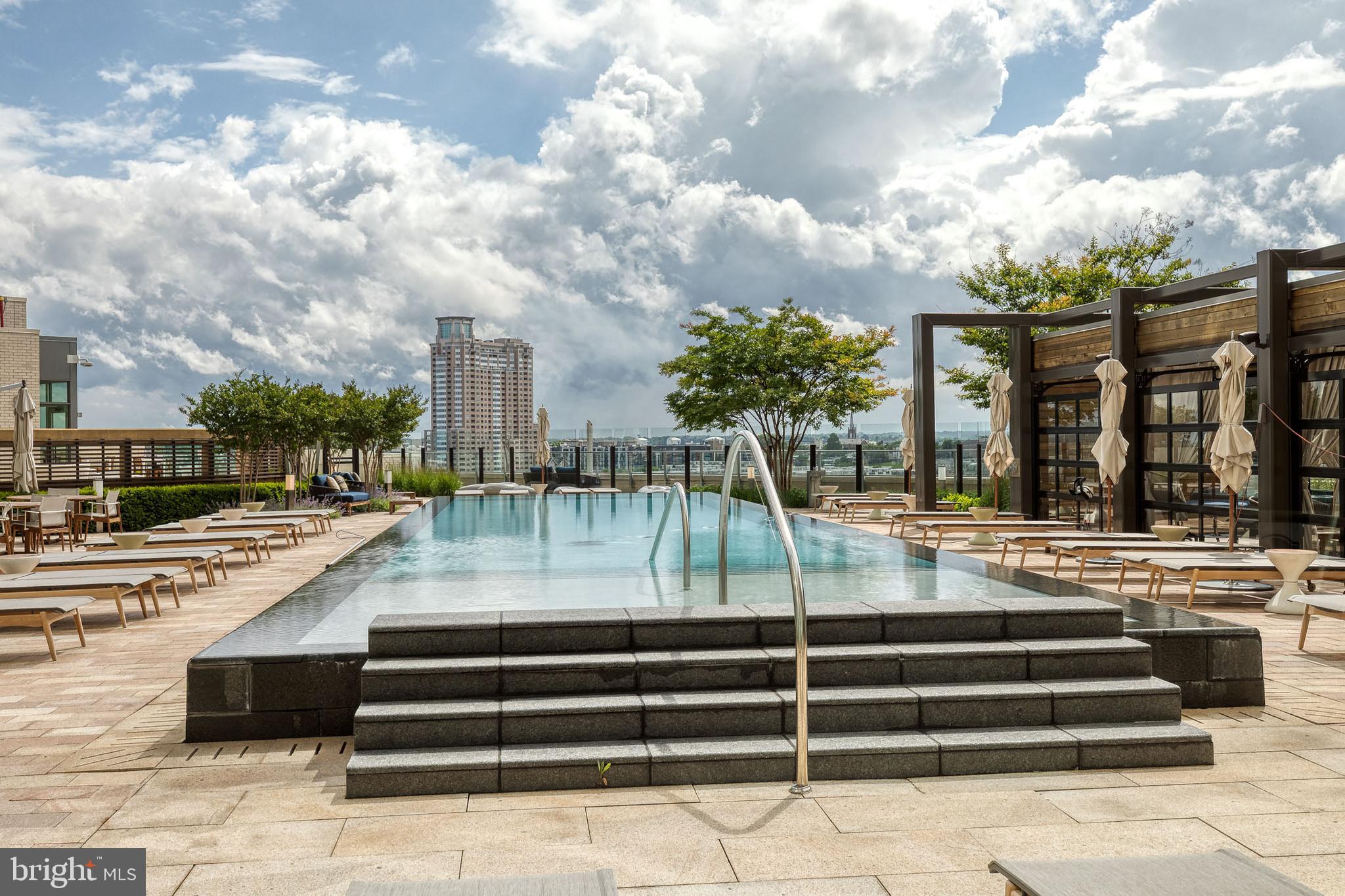 HARBOR EAST - Residential