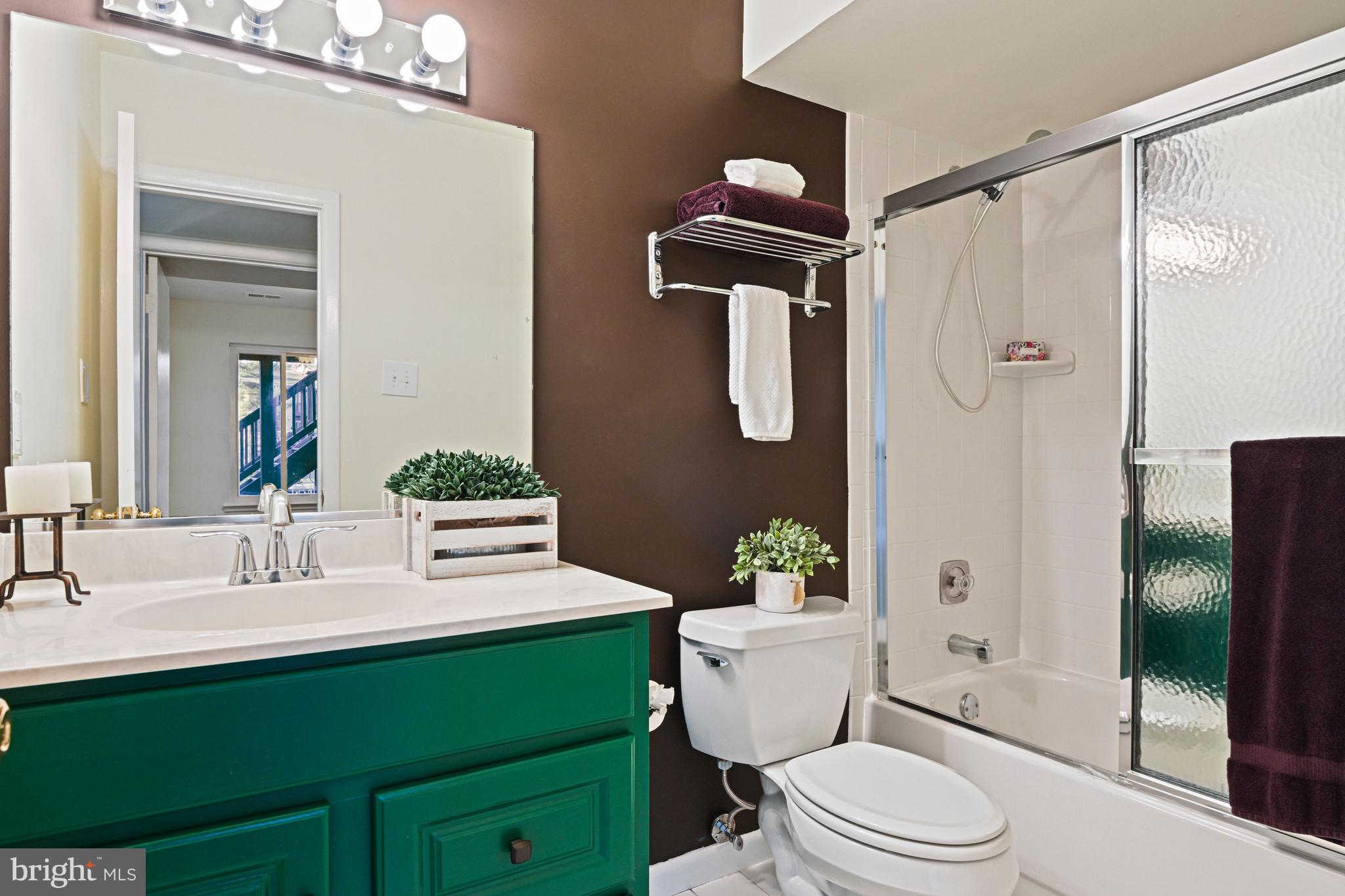 CHADDS FORD - Residential