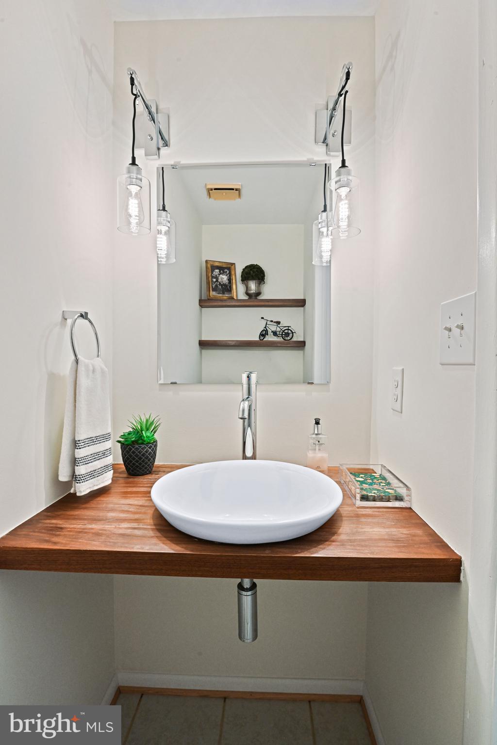 CHADDS FORD - Residential