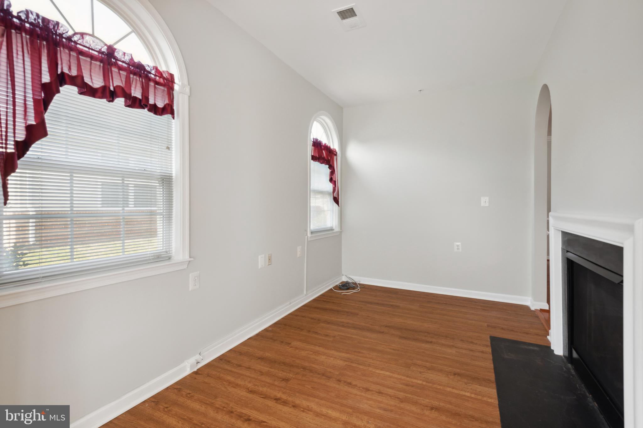 CAMERON GROVE - Residential Lease