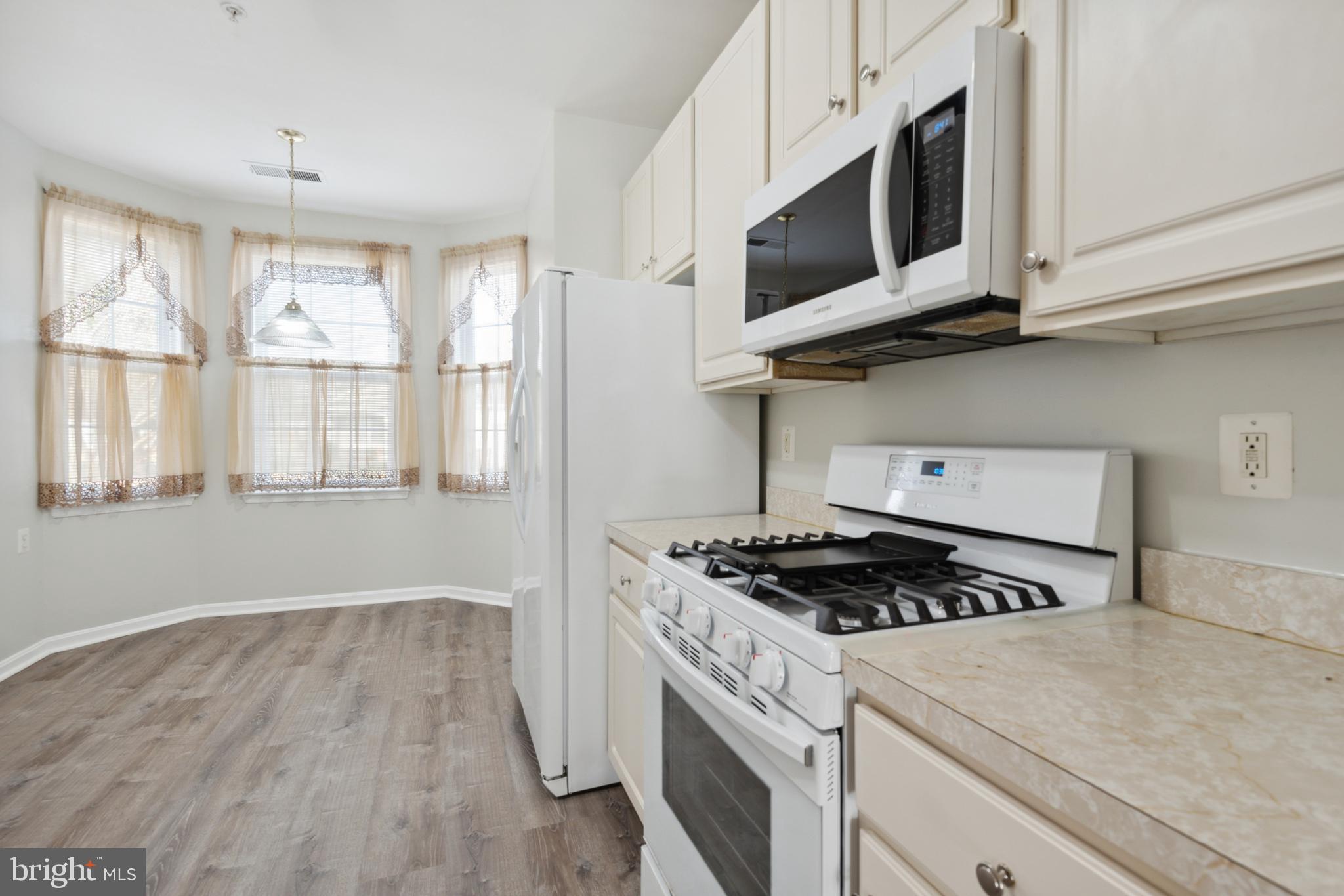 CAMERON GROVE - Residential Lease