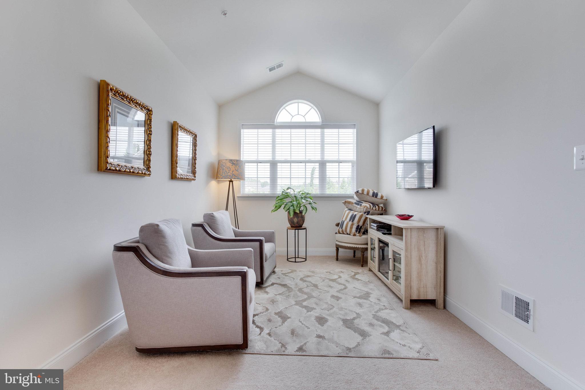 COLLINGBROOK - Residential