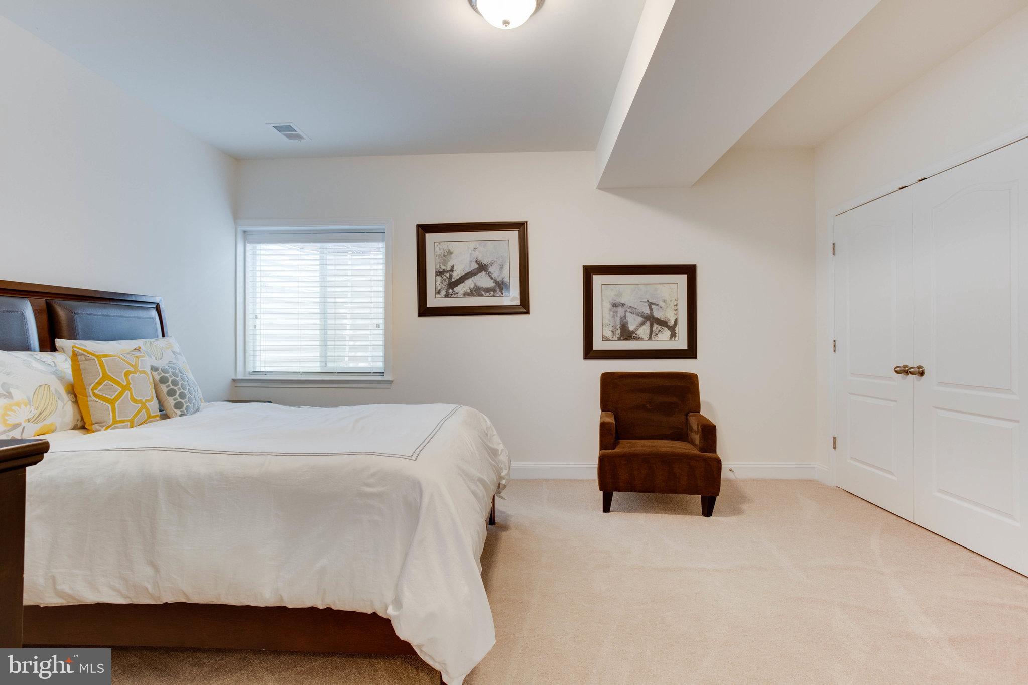 COLLINGBROOK - Residential