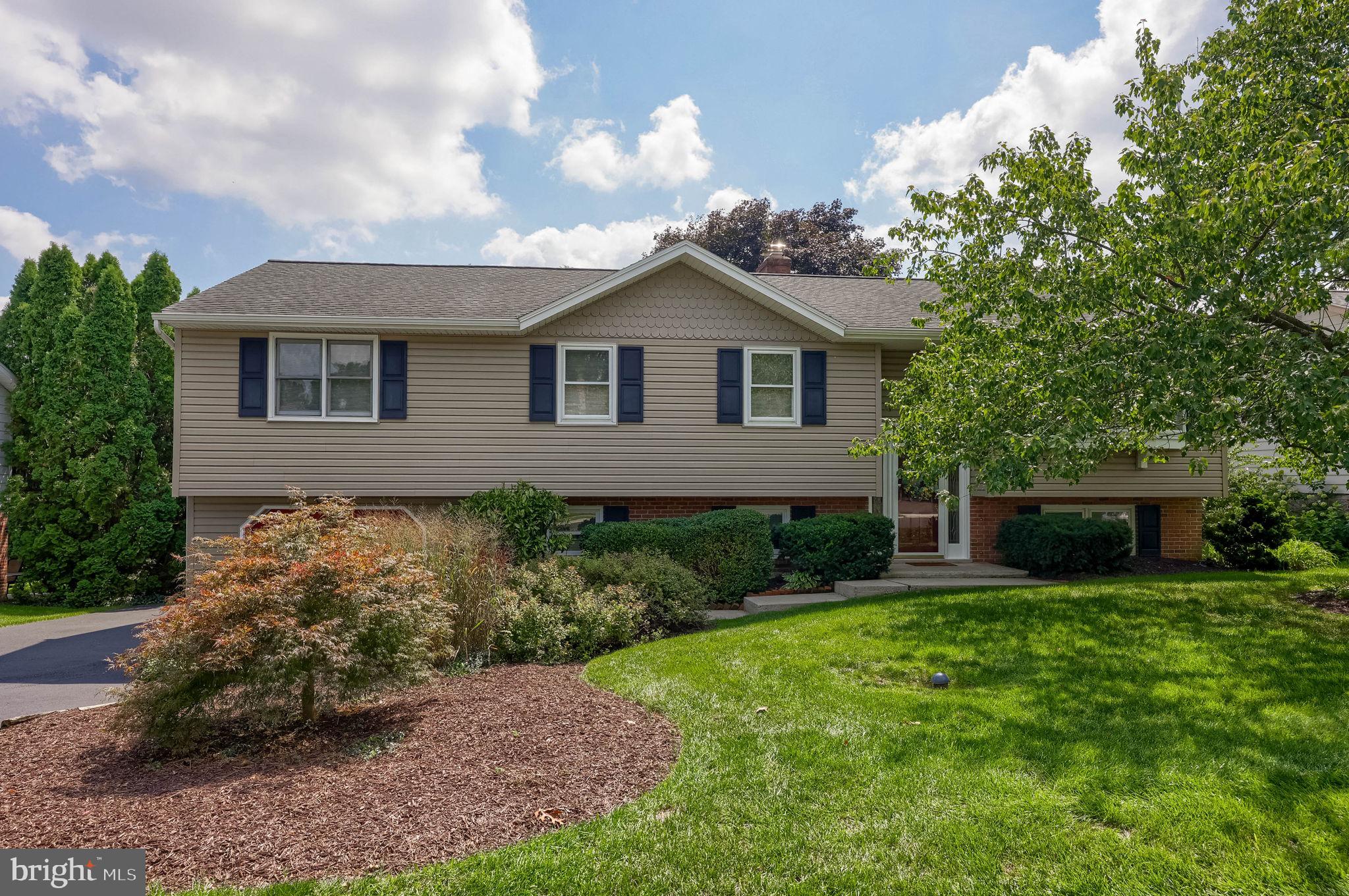 434 SURREY DRIVE
