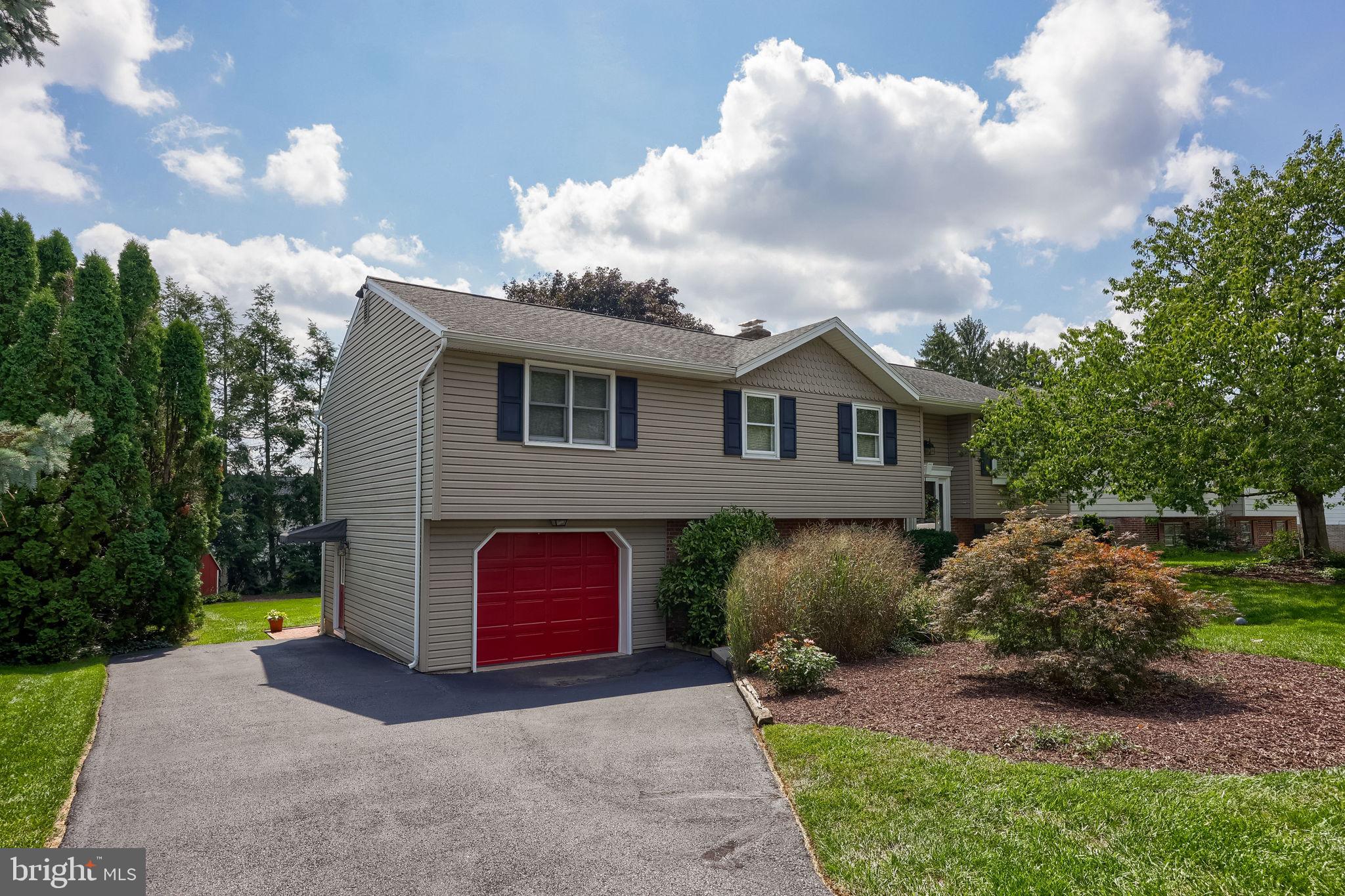 434 SURREY DRIVE