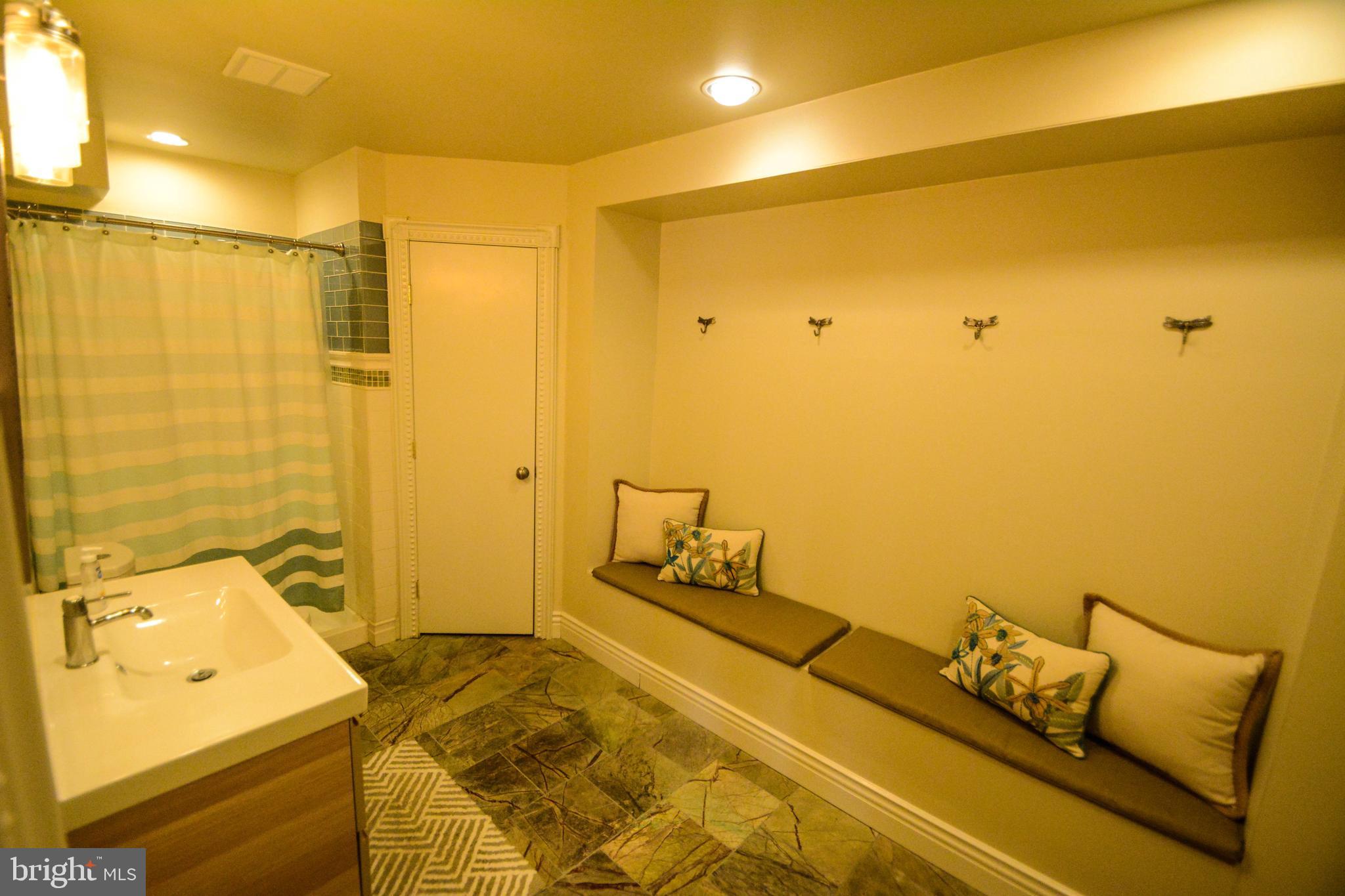 PRESIDENTIAL ESTS - Residential