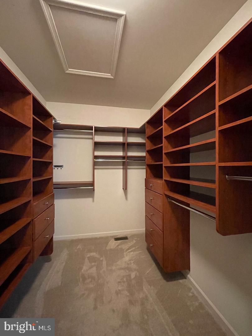 PRESIDENTIAL ESTS - Residential