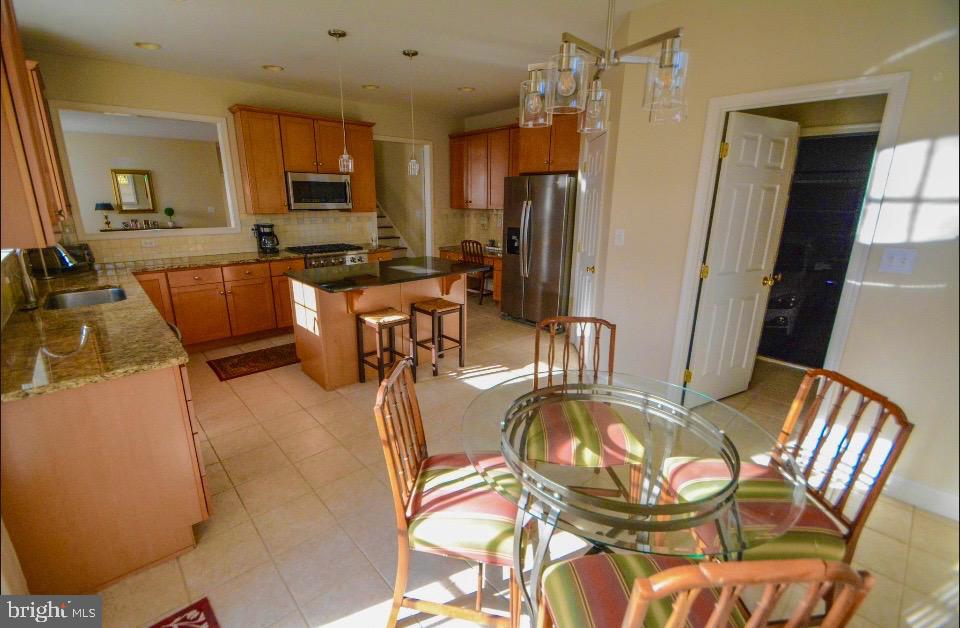 PRESIDENTIAL ESTS - Residential