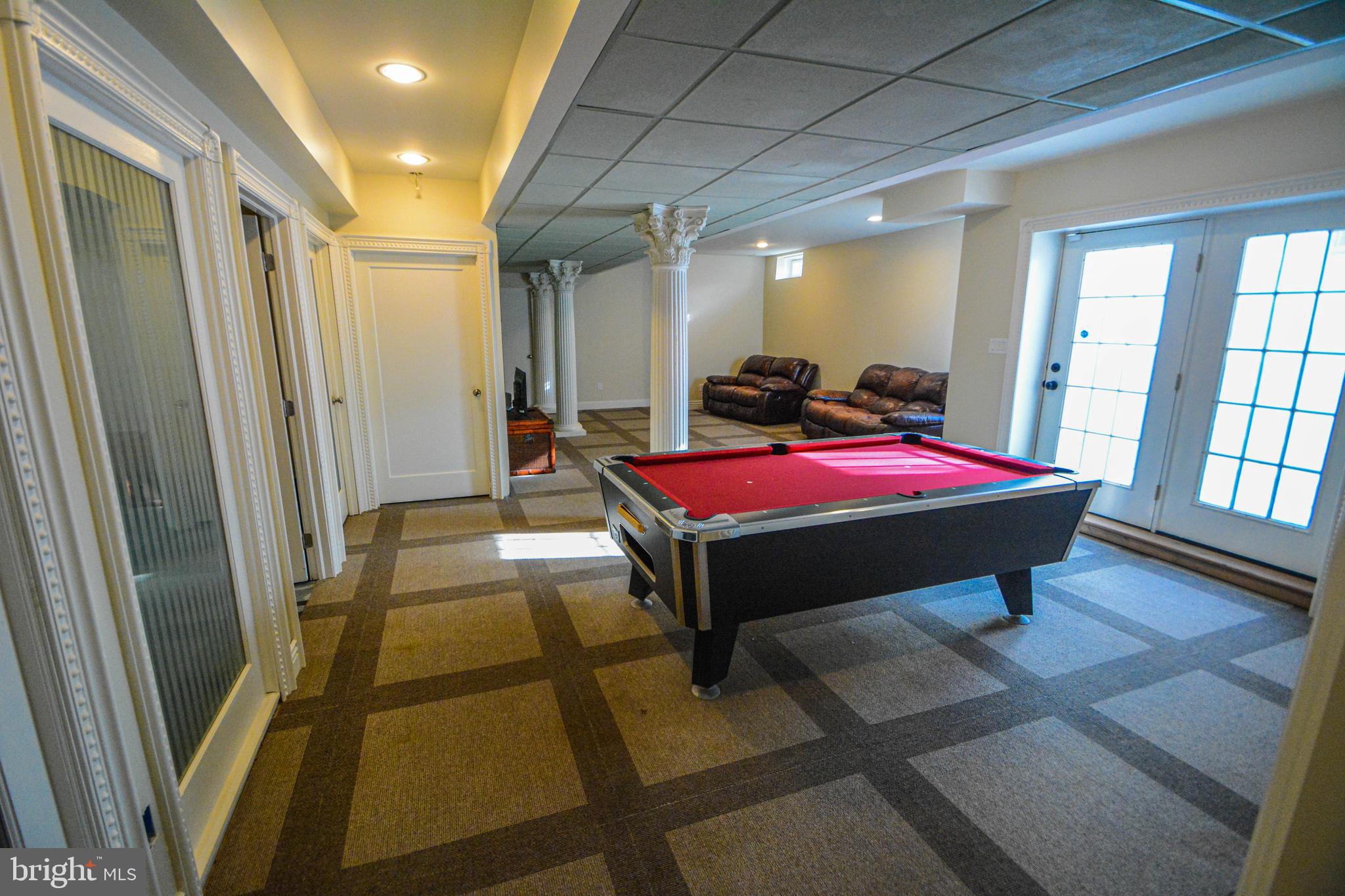 PRESIDENTIAL ESTS - Residential