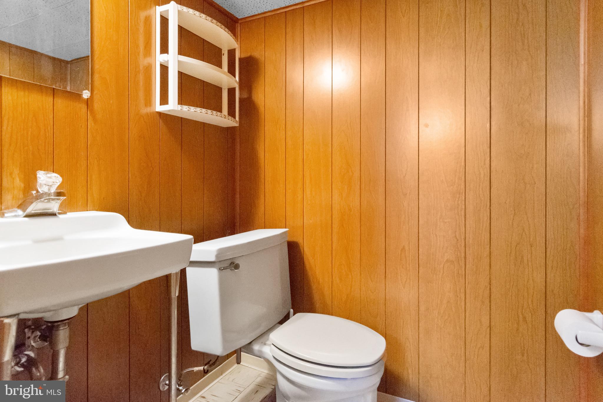 PERRY HALL - Residential Lease