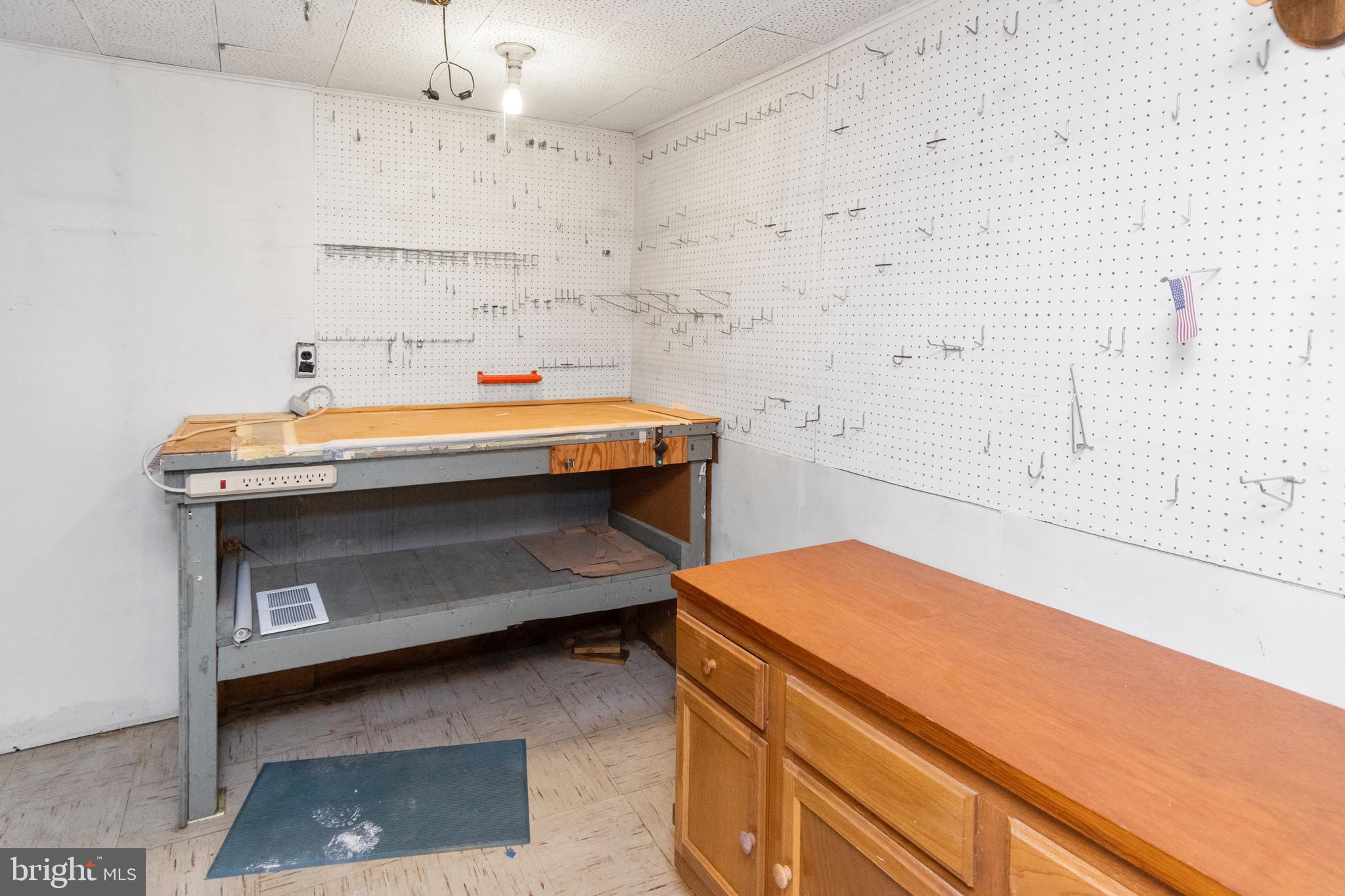 PERRY HALL - Residential Lease