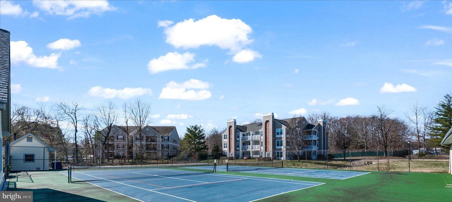 SUMMERLAKE - Residential