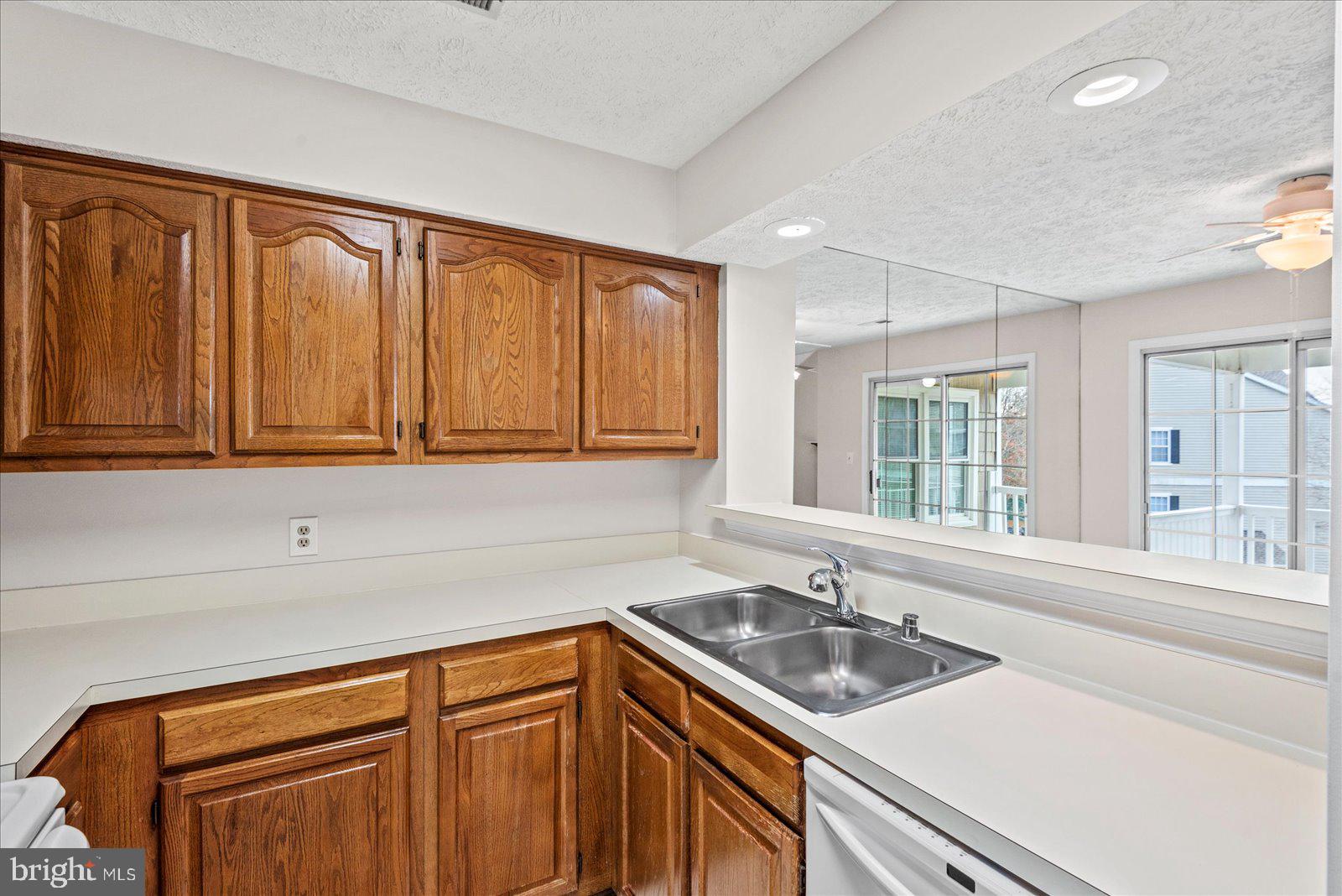 SUMMERLAKE - Residential