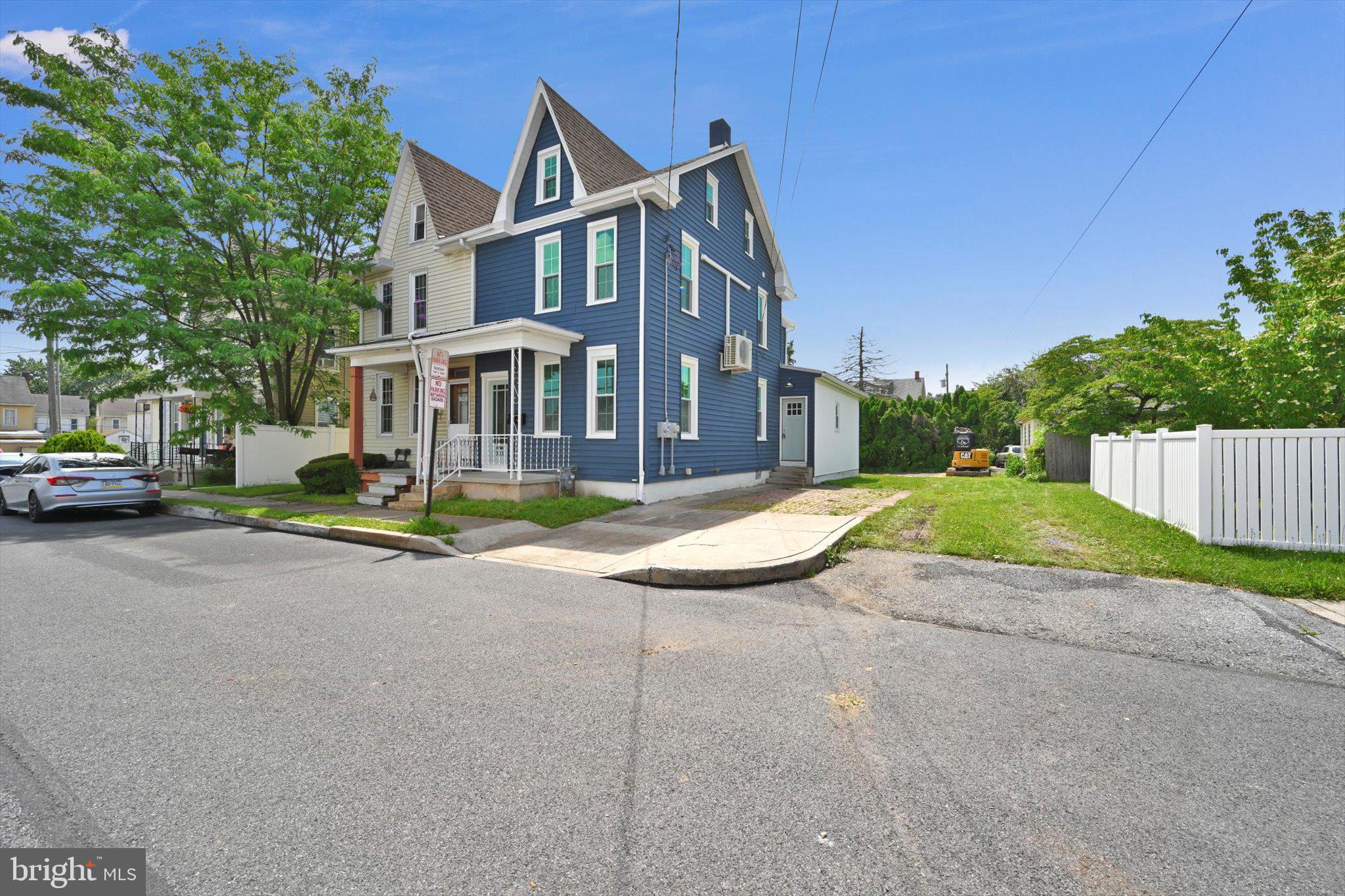 313 S 1ST STREET