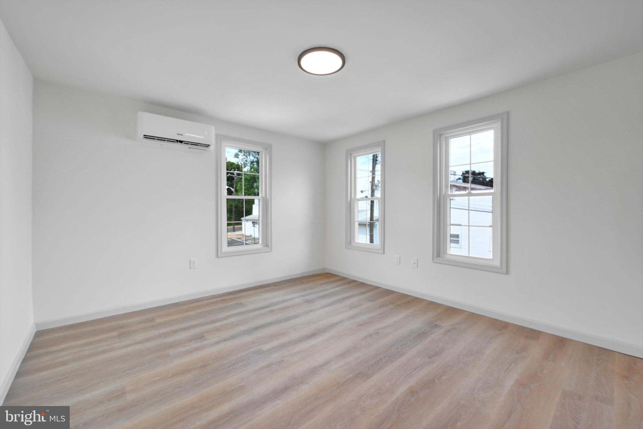 313 S 1ST STREET