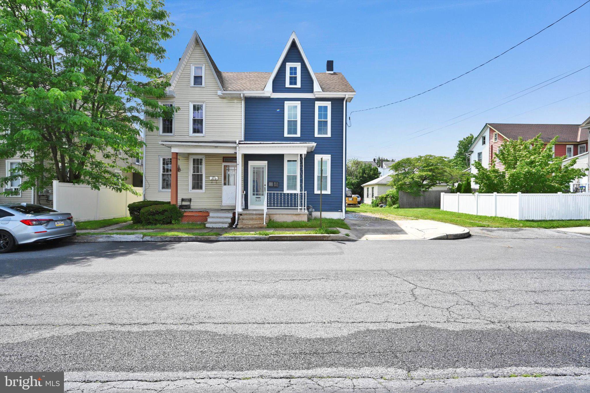313 S 1ST STREET