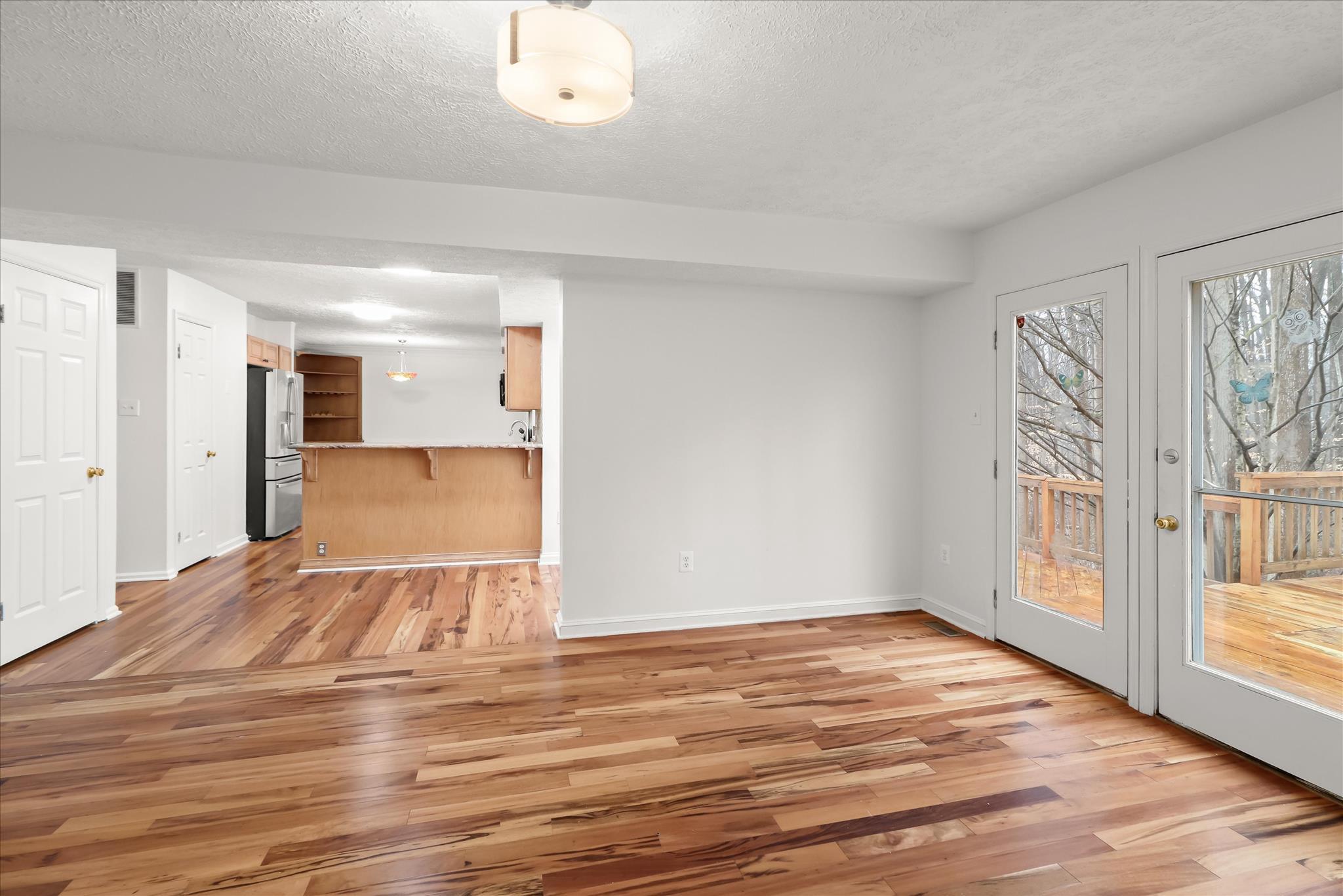 BEECH CREEK - Residential